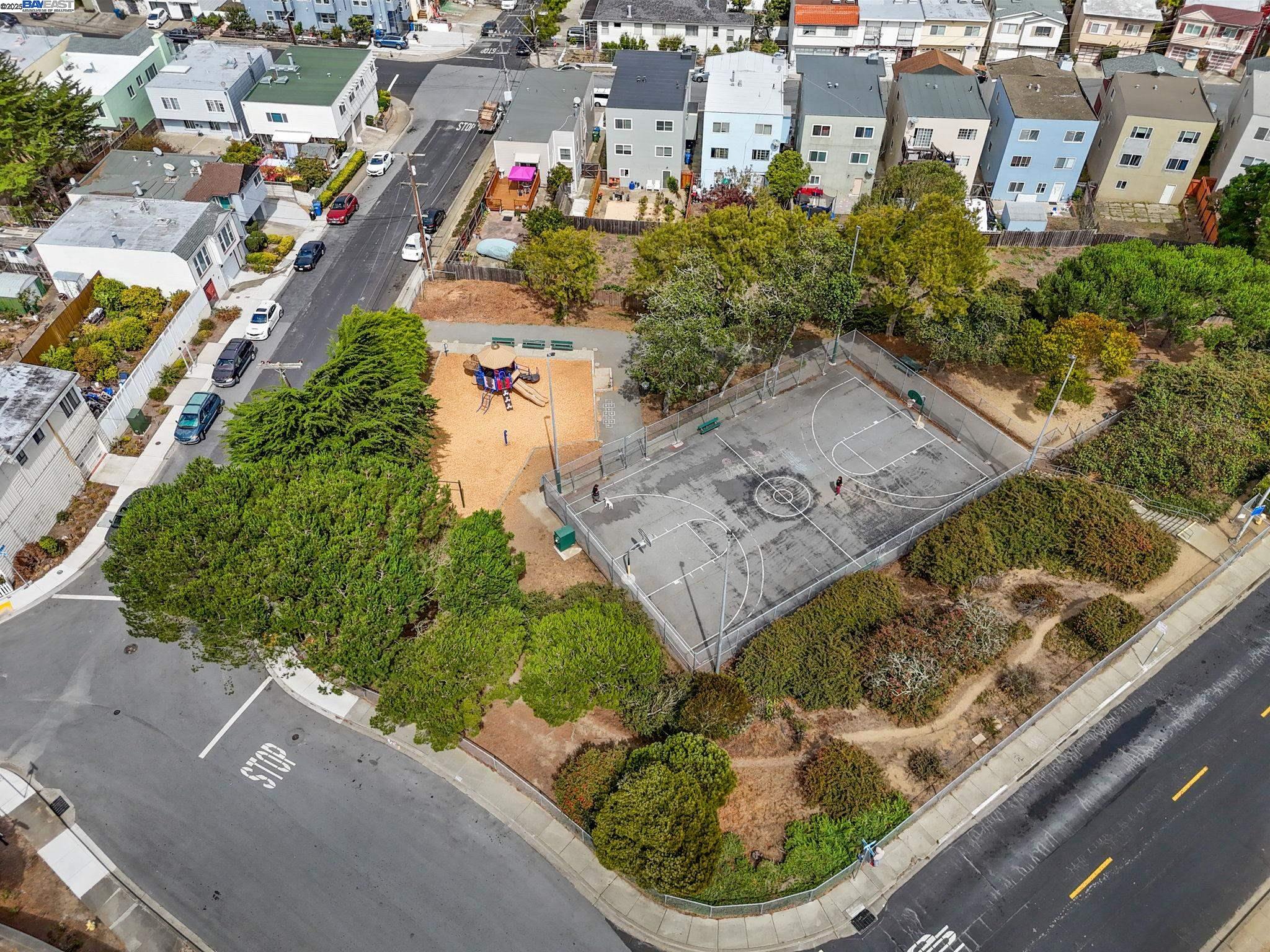 Detail Gallery Image 38 of 41 For 1015 San Gabriel Cir #525,  Daly City,  CA 94014 - 2 Beds | 1/1 Baths