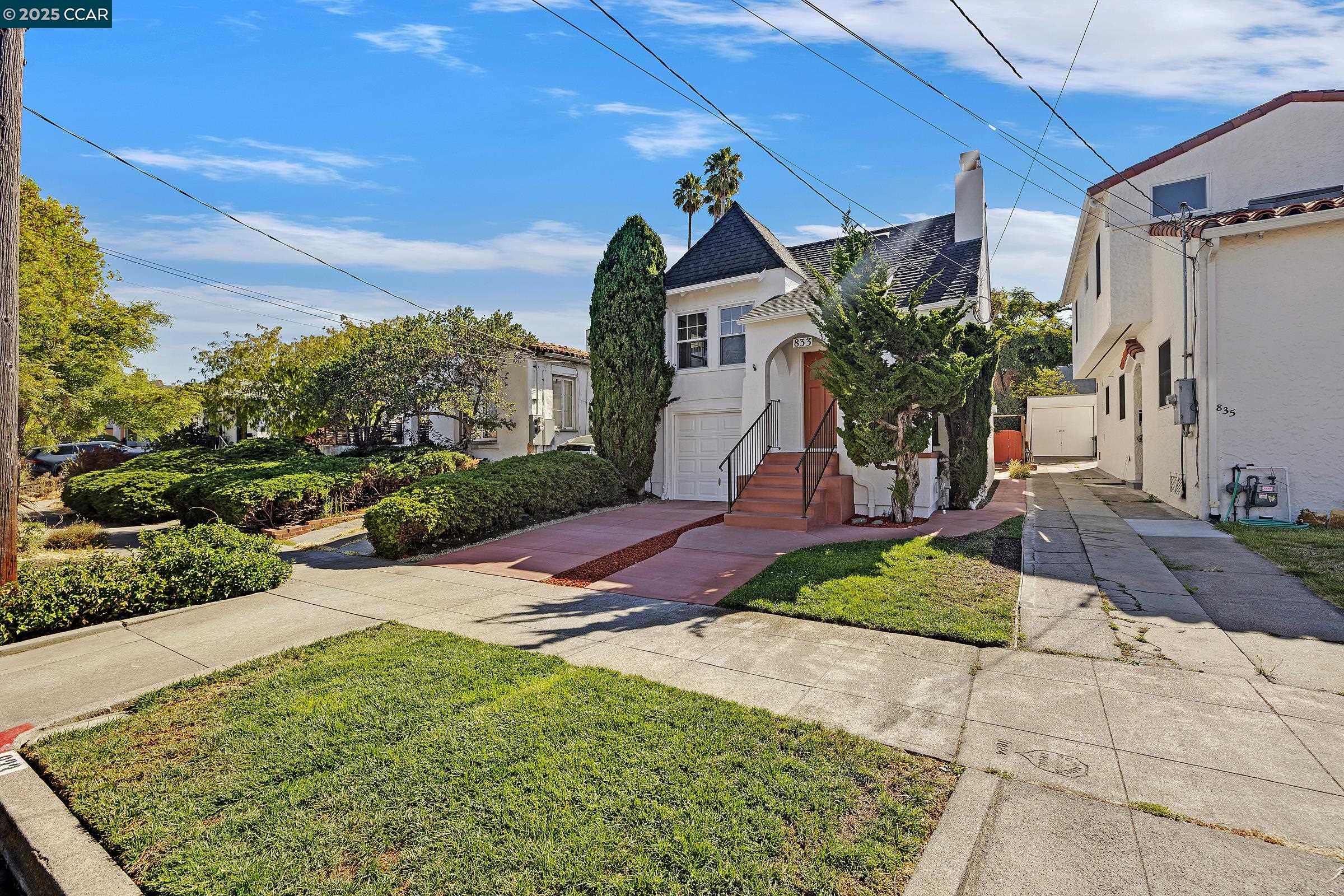 Detail Gallery Image 2 of 21 For 833 Santa Fe Ave, Albany,  CA 94706 - 2 Beds | 1 Baths