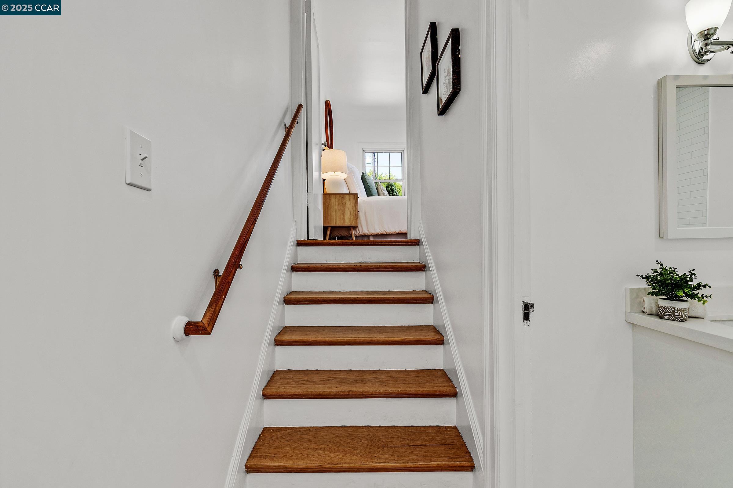Detail Gallery Image 13 of 21 For 833 Santa Fe Ave, Albany,  CA 94706 - 2 Beds | 1 Baths