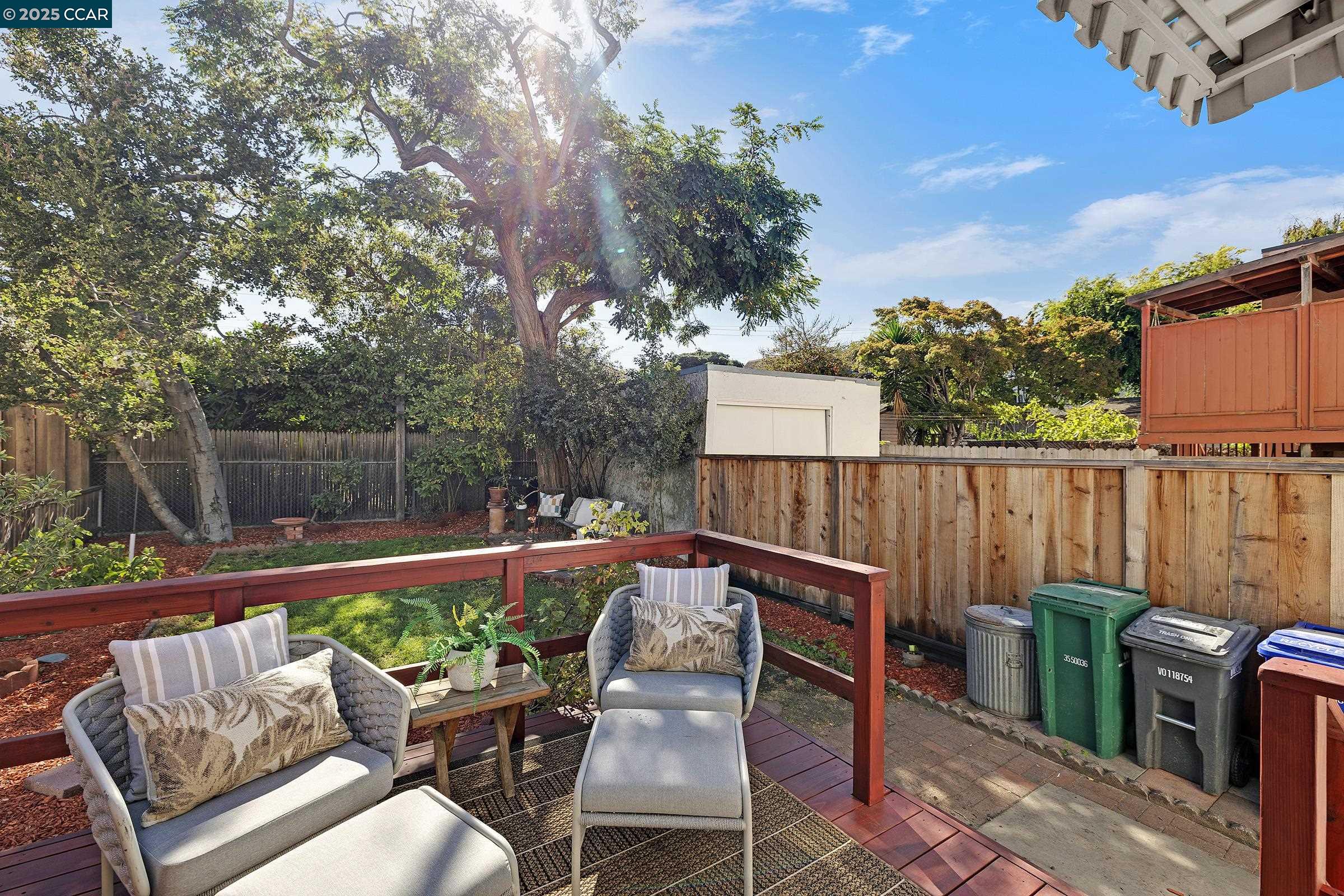 Detail Gallery Image 17 of 21 For 833 Santa Fe Ave, Albany,  CA 94706 - 2 Beds | 1 Baths