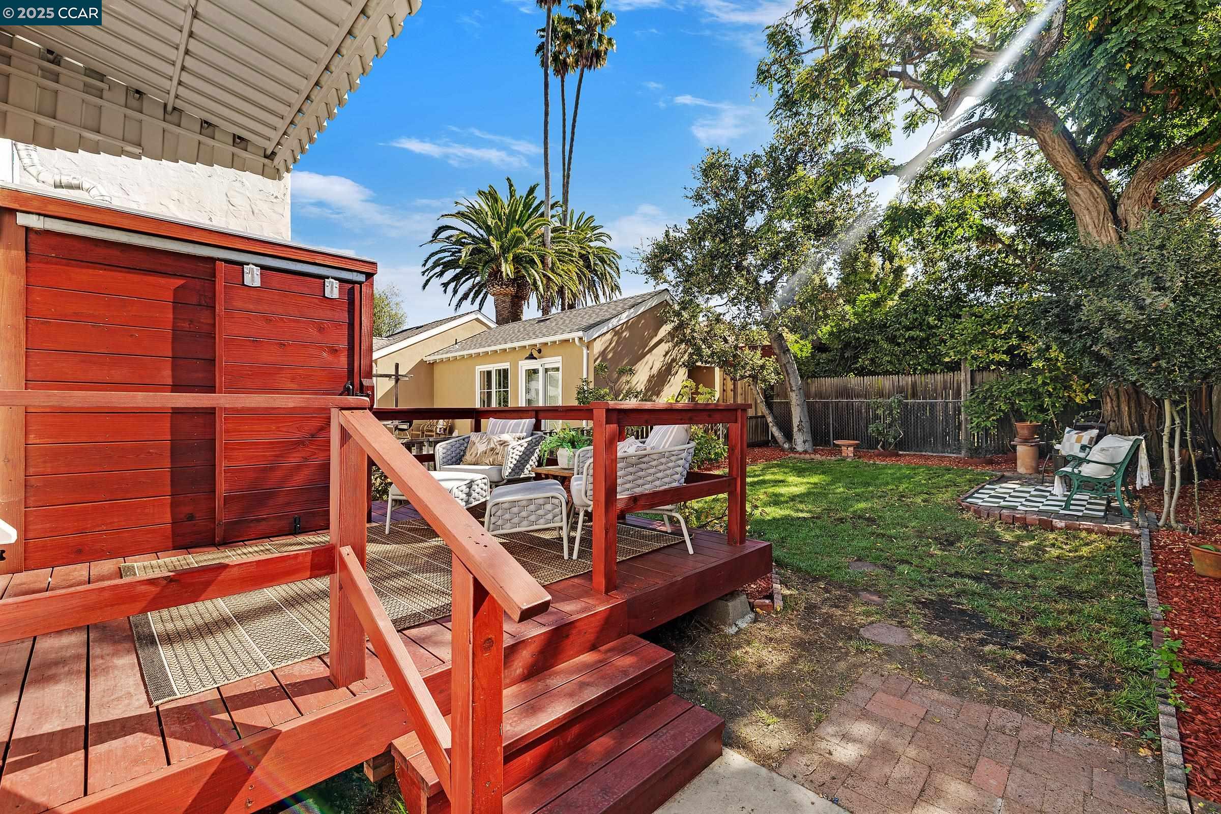 Detail Gallery Image 18 of 21 For 833 Santa Fe Ave, Albany,  CA 94706 - 2 Beds | 1 Baths
