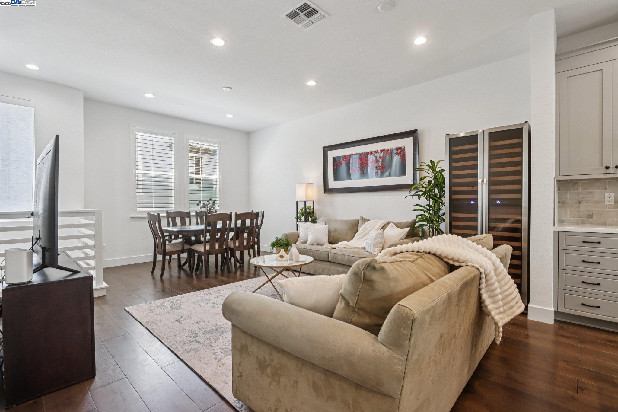 Detail Gallery Image 4 of 26 For 8556 Tailwind Ave, Newark,  CA 94560 - 3 Beds | 3/1 Baths