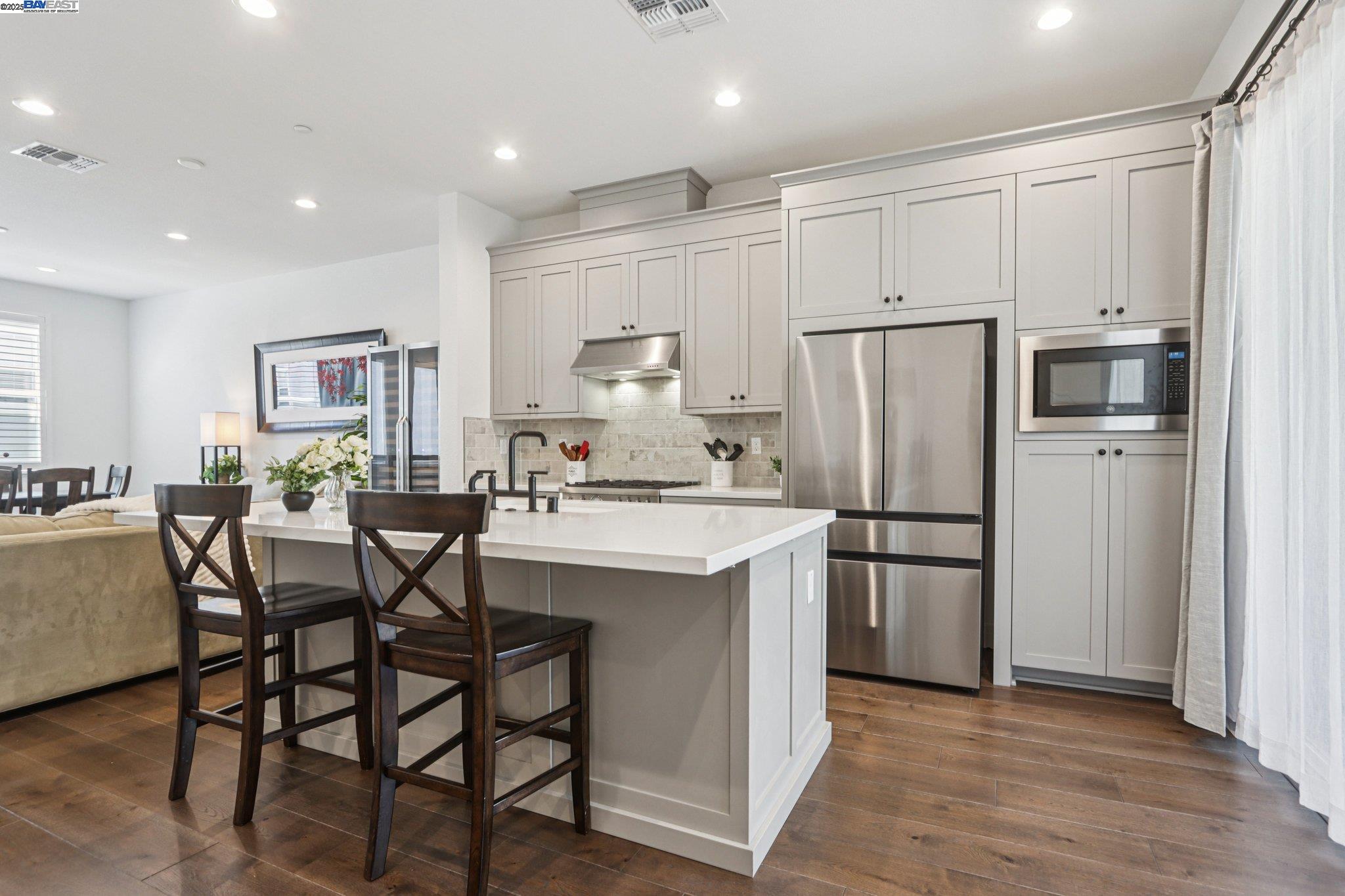 Detail Gallery Image 6 of 26 For 8556 Tailwind Ave, Newark,  CA 94560 - 3 Beds | 3/1 Baths