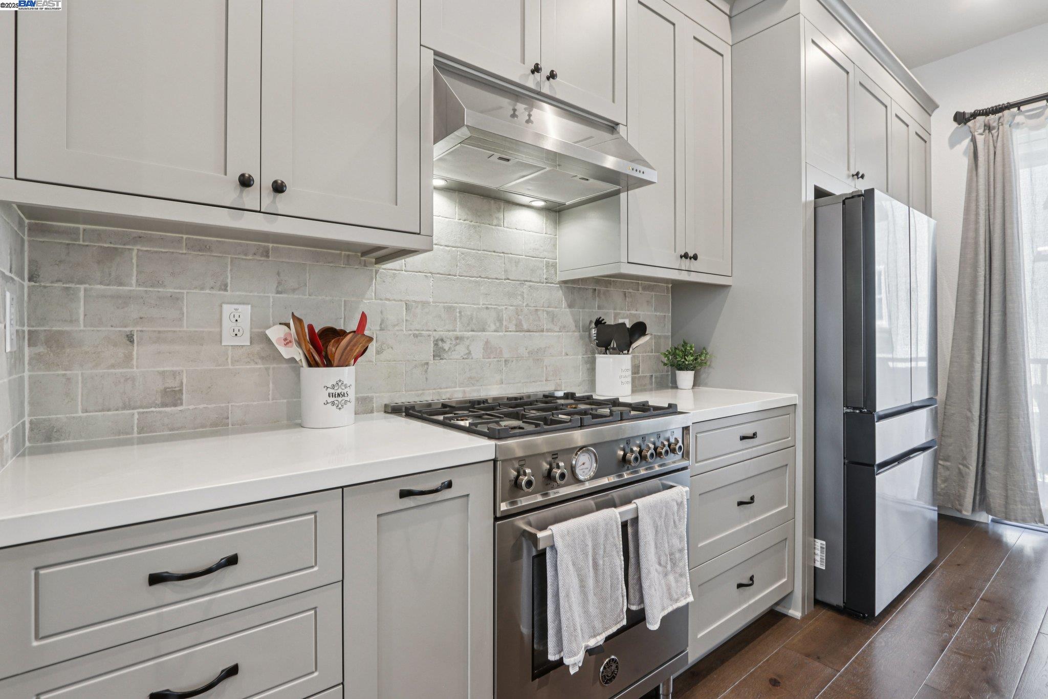 Detail Gallery Image 7 of 26 For 8556 Tailwind Ave, Newark,  CA 94560 - 3 Beds | 3/1 Baths