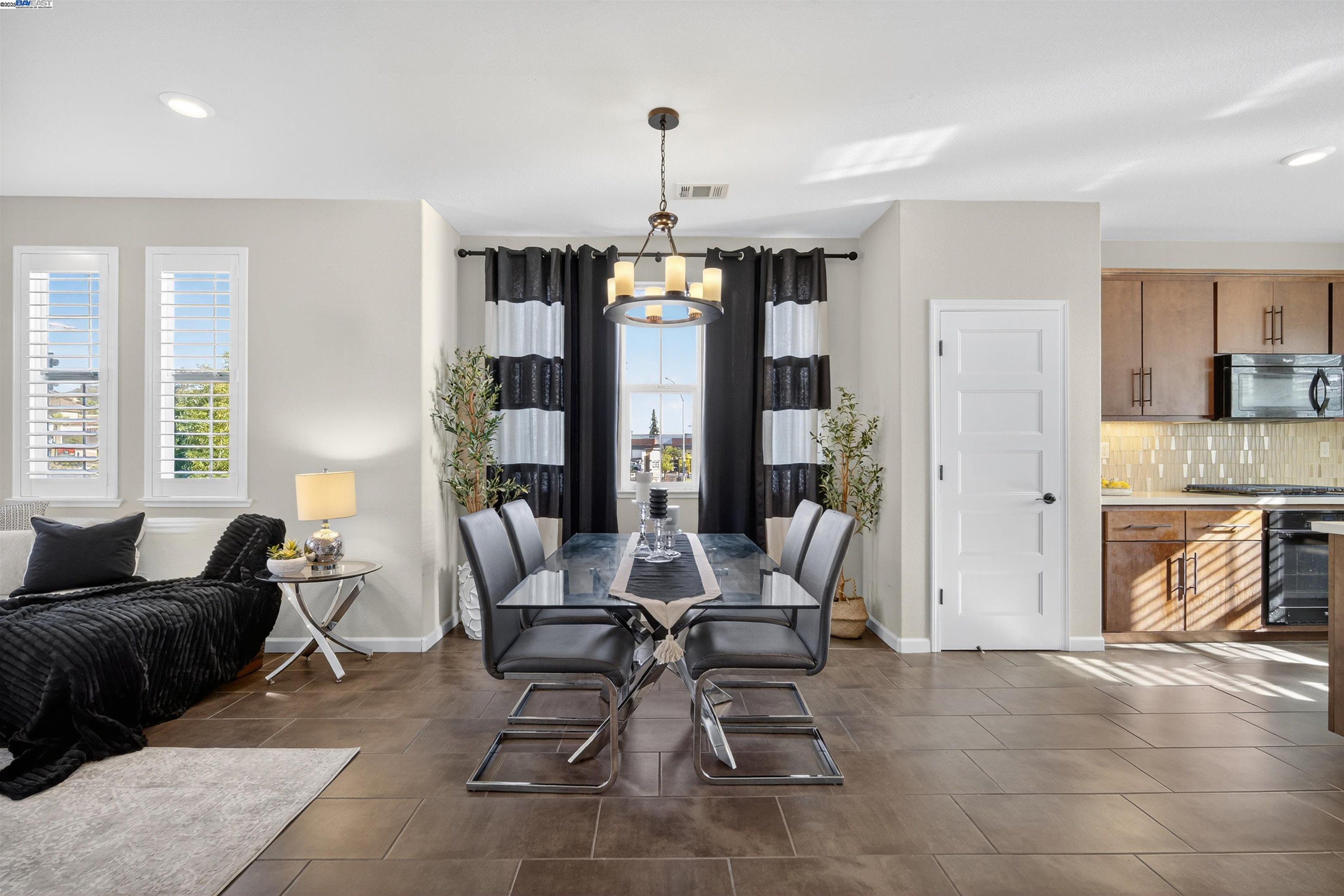 Detail Gallery Image 1 of 42 For 25943 Dollar St, Hayward,  CA 94544 - 4 Beds | 3/1 Baths