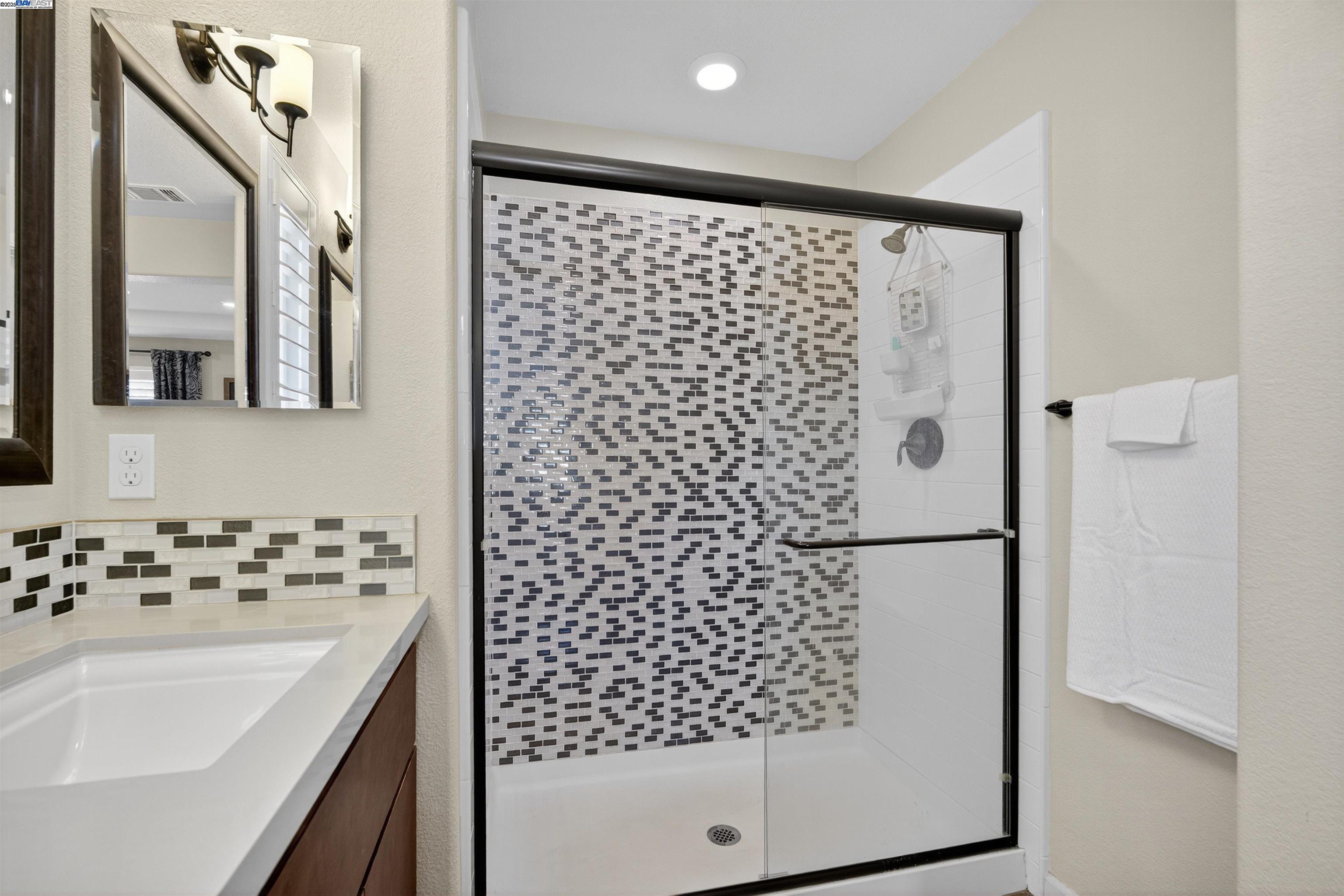 Detail Gallery Image 22 of 42 For 25943 Dollar St, Hayward,  CA 94544 - 4 Beds | 3/1 Baths