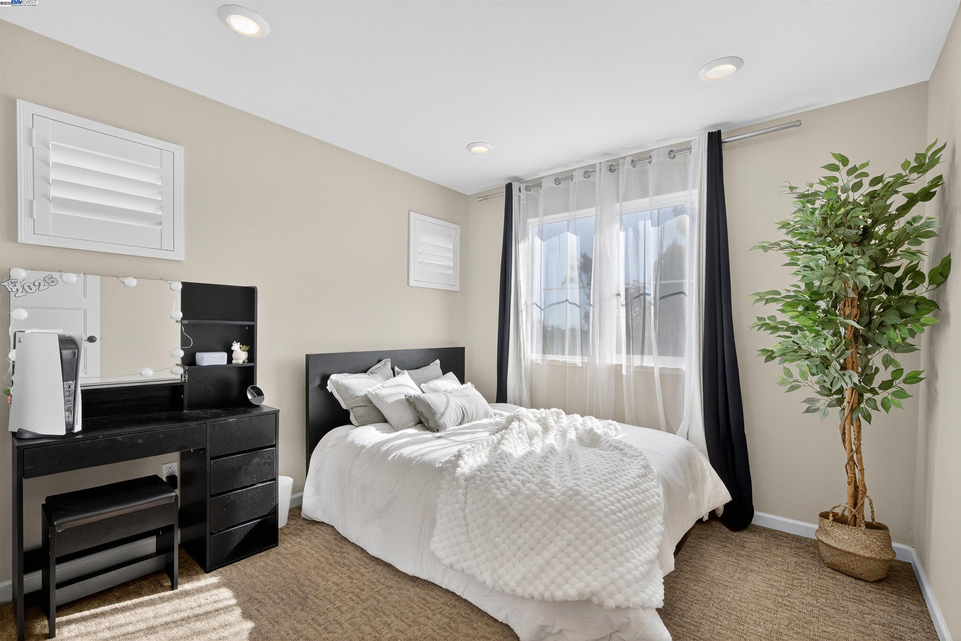 Detail Gallery Image 28 of 42 For 25943 Dollar St, Hayward,  CA 94544 - 4 Beds | 3/1 Baths