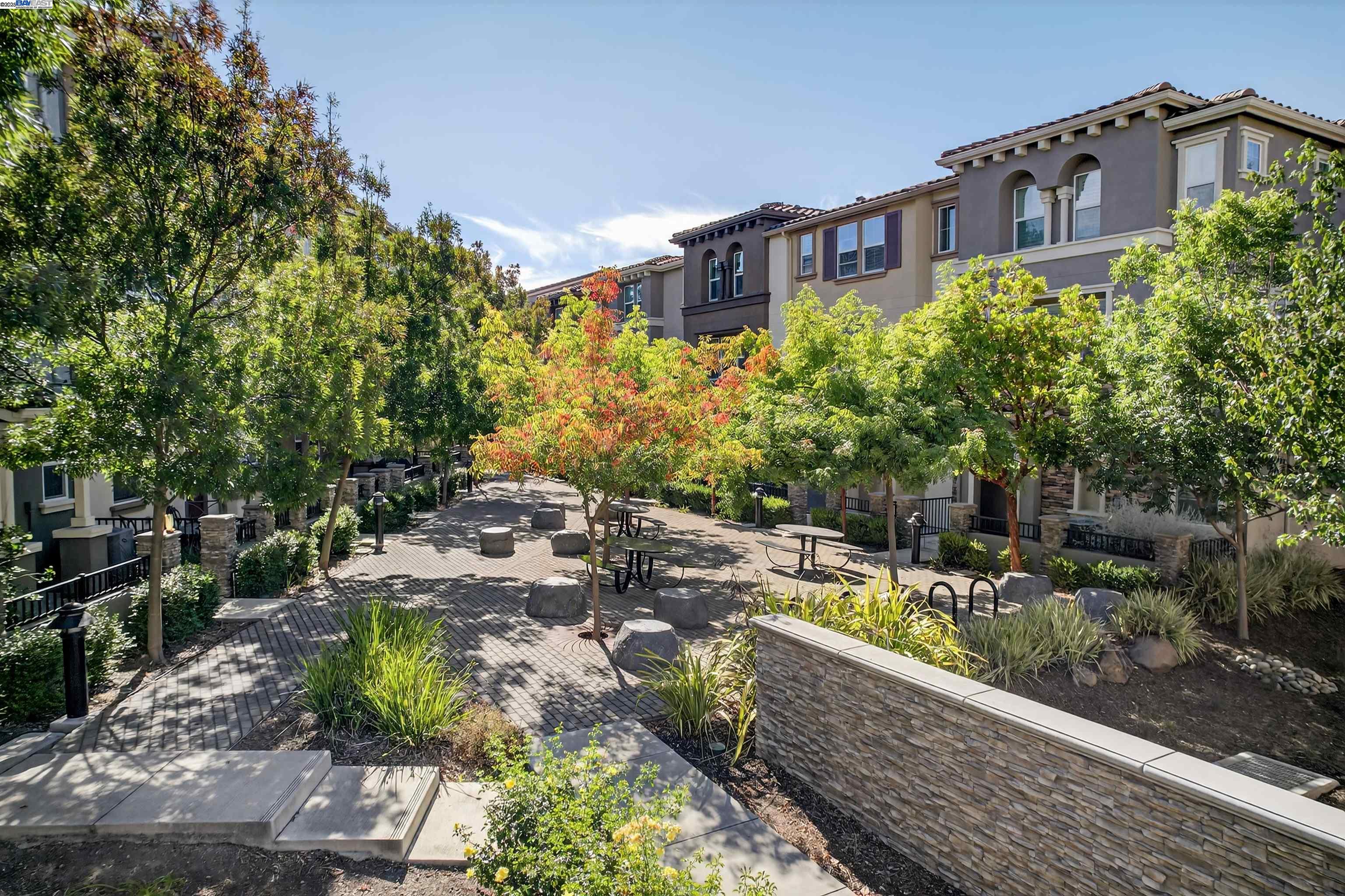 Detail Gallery Image 36 of 42 For 25943 Dollar St, Hayward,  CA 94544 - 4 Beds | 3/1 Baths