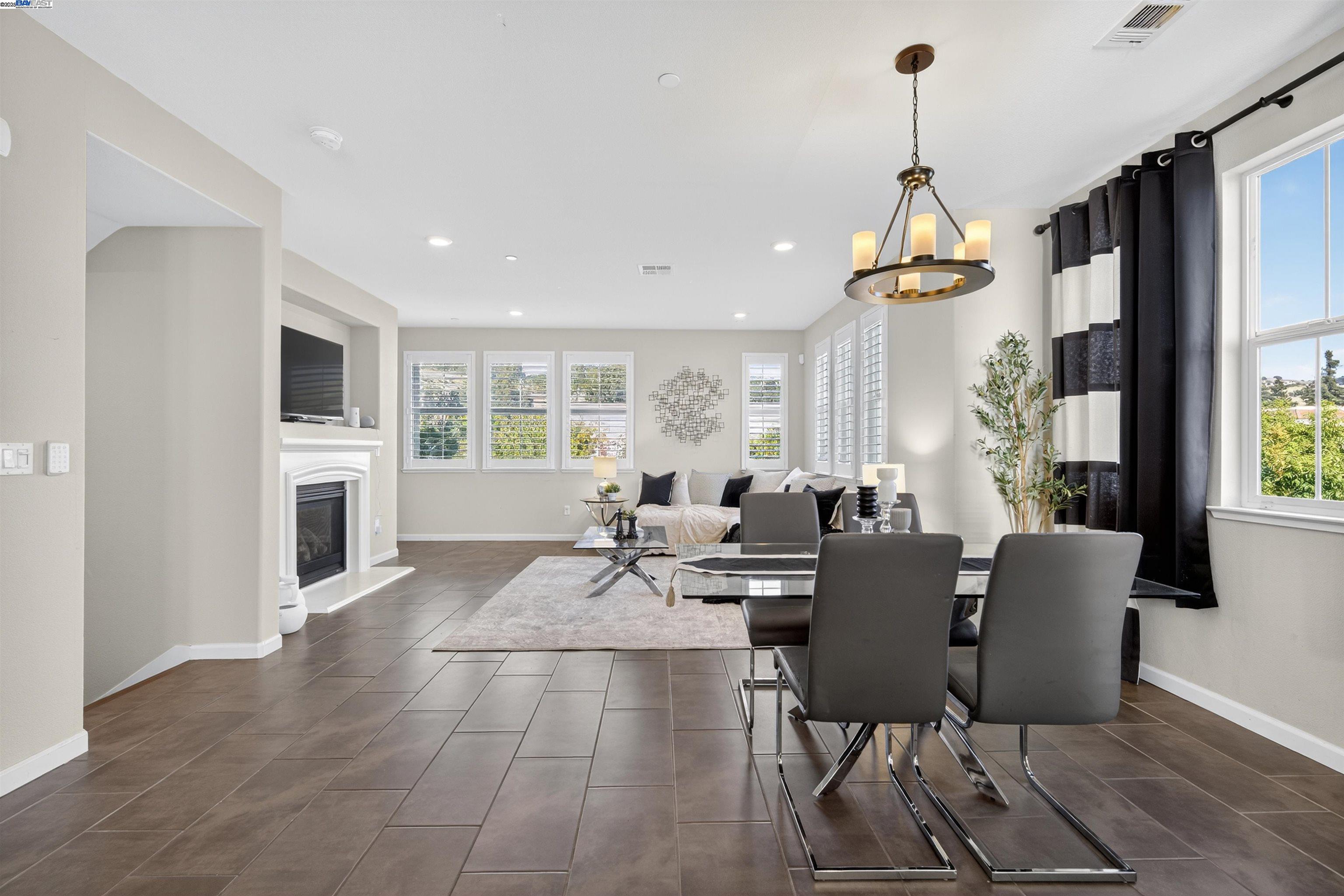 Detail Gallery Image 7 of 42 For 25943 Dollar St, Hayward,  CA 94544 - 4 Beds | 3/1 Baths