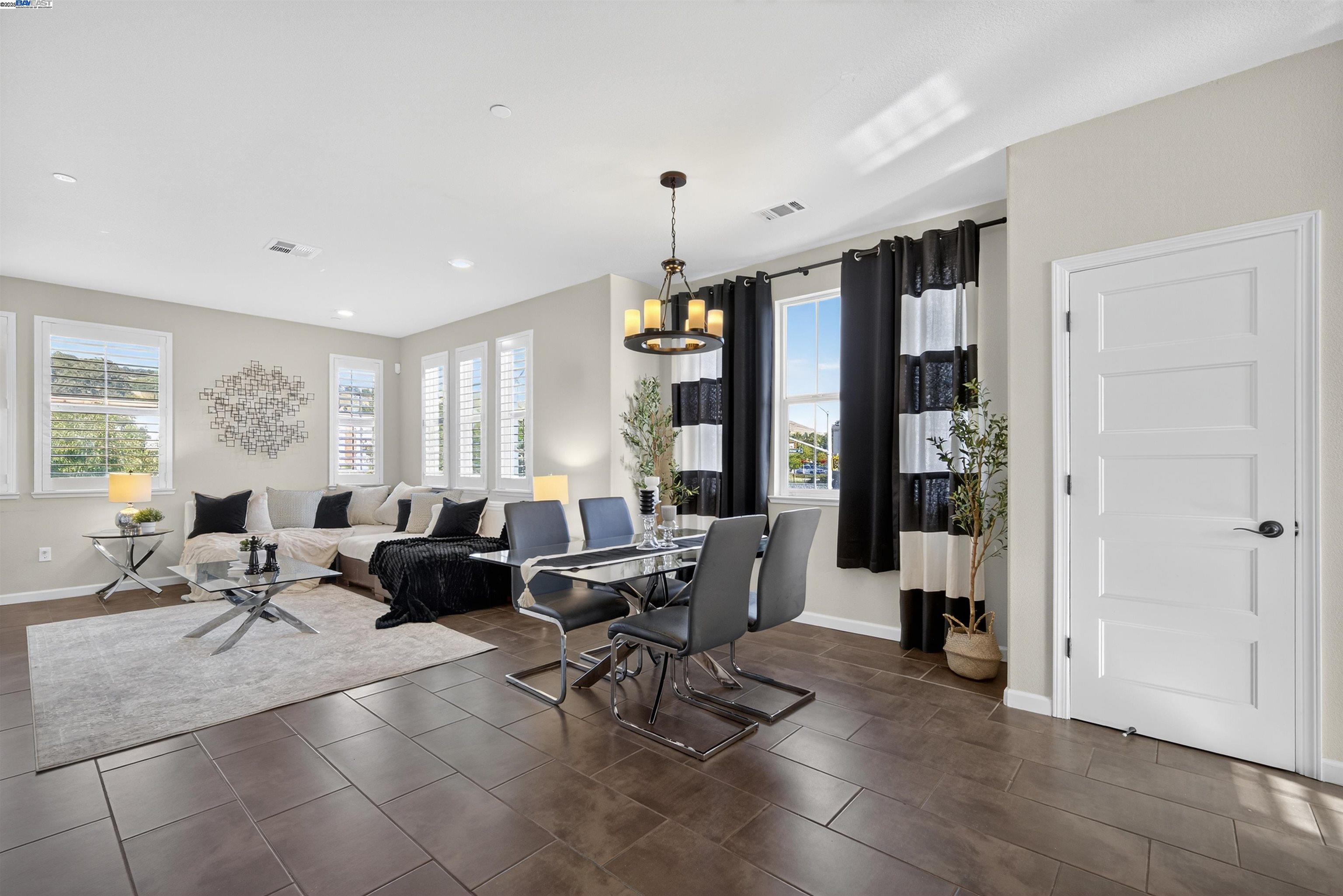 Detail Gallery Image 9 of 42 For 25943 Dollar St, Hayward,  CA 94544 - 4 Beds | 3/1 Baths