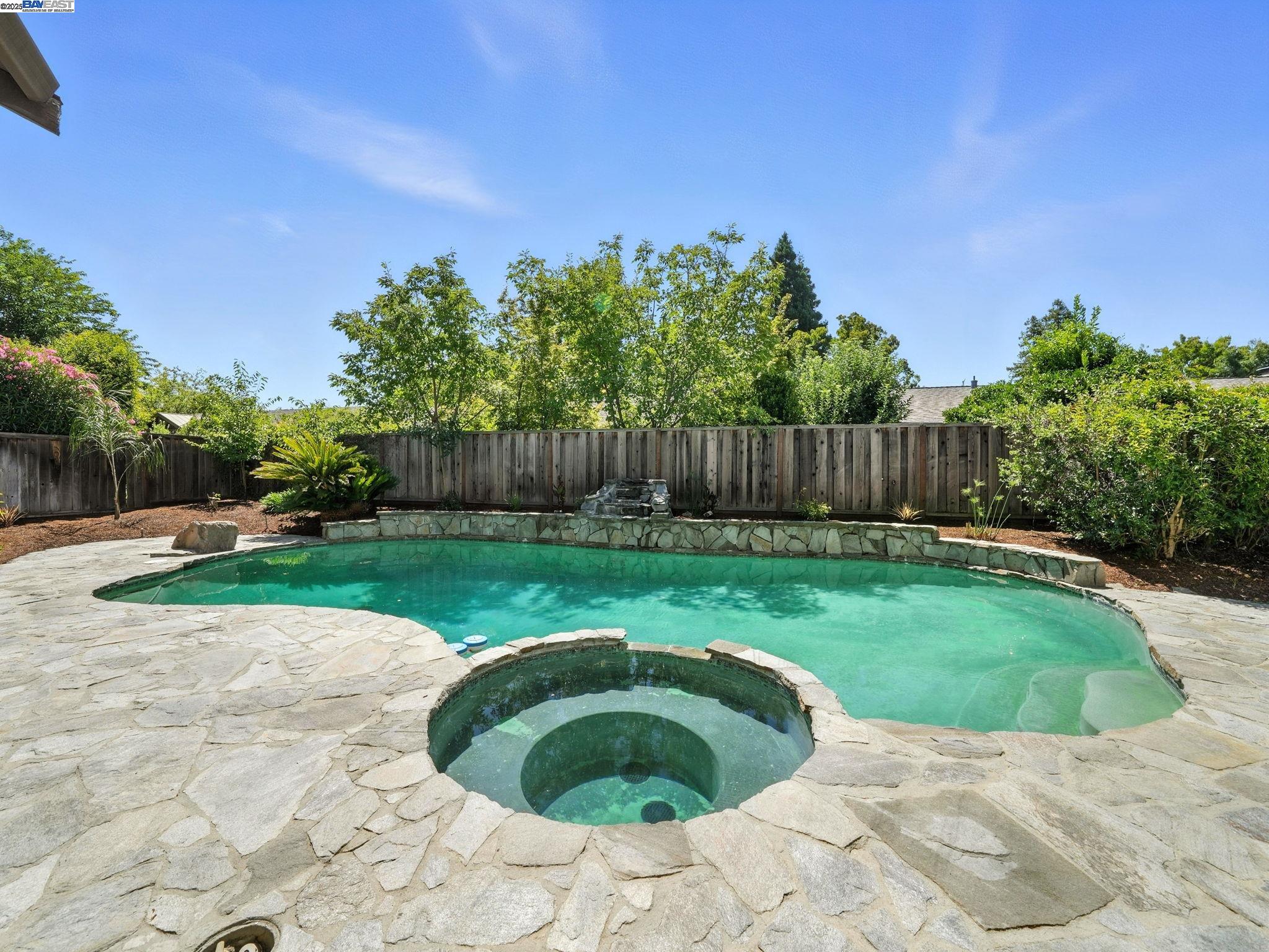 Detail Gallery Image 20 of 44 For 5995 via Del Cielo, Pleasanton,  CA 94566 - 5 Beds | 3 Baths