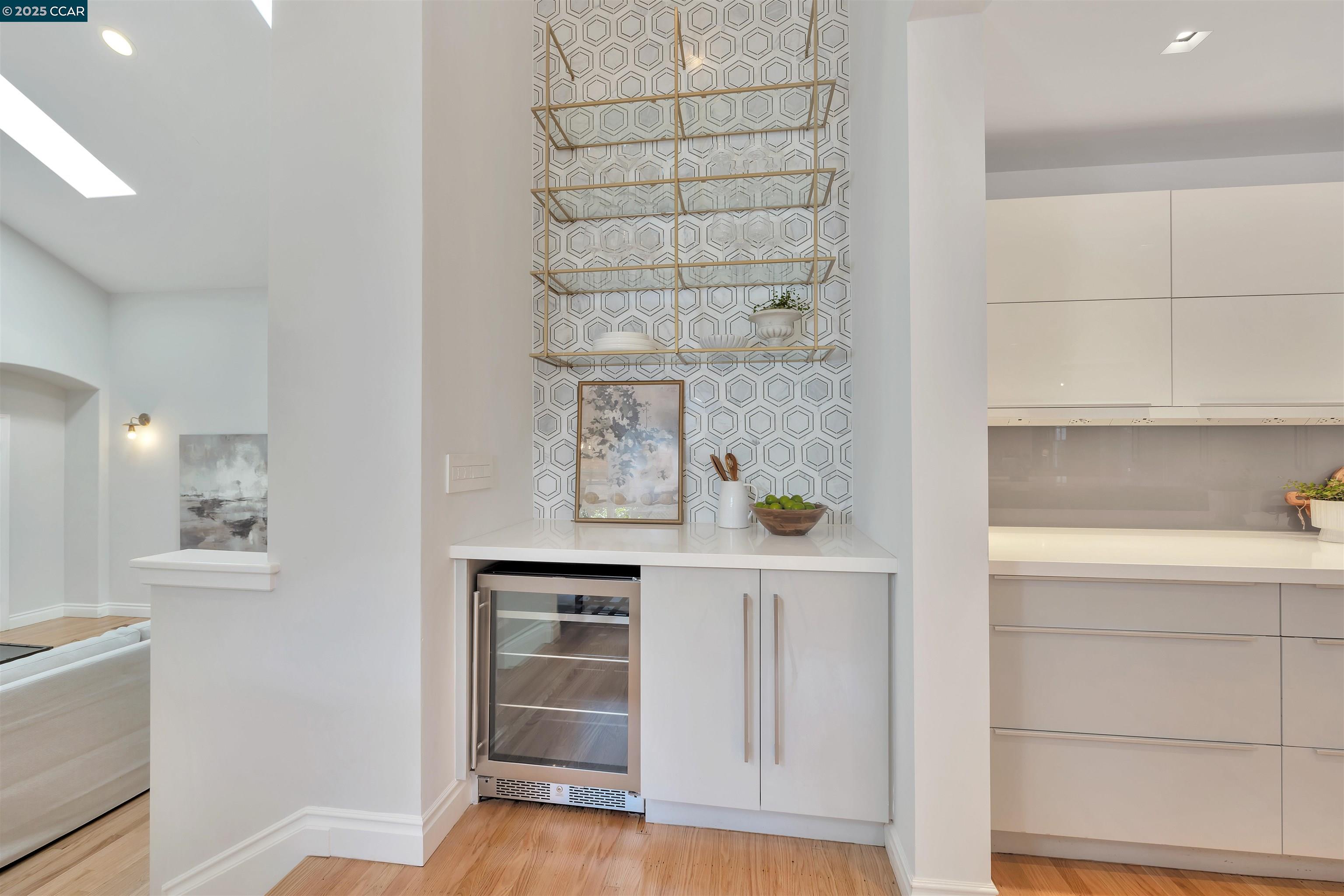 Detail Gallery Image 11 of 38 For 689 Los Palos Dr, Lafayette,  CA 94549 - 4 Beds | 2 Baths