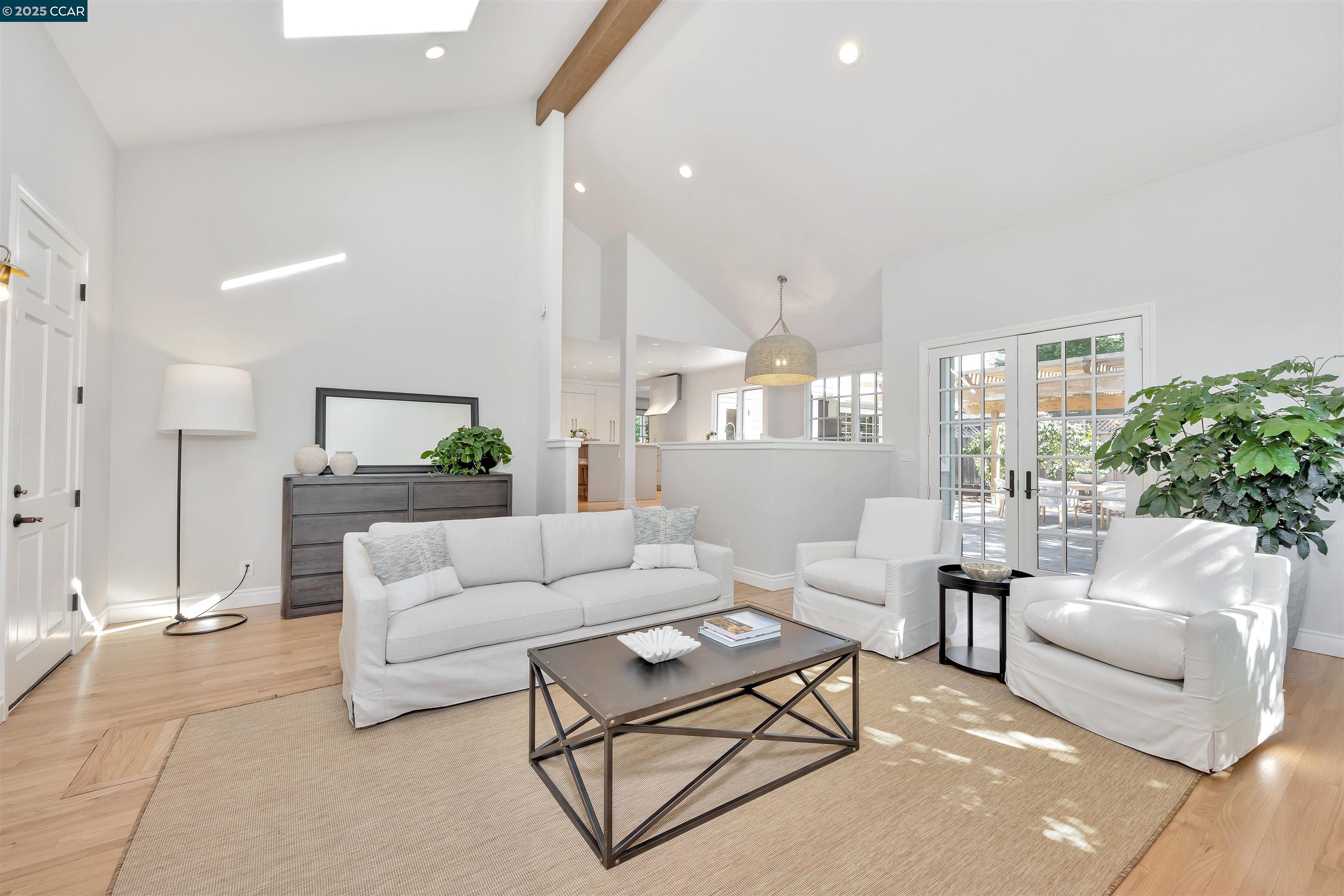 Detail Gallery Image 15 of 38 For 689 Los Palos Dr, Lafayette,  CA 94549 - 4 Beds | 2 Baths