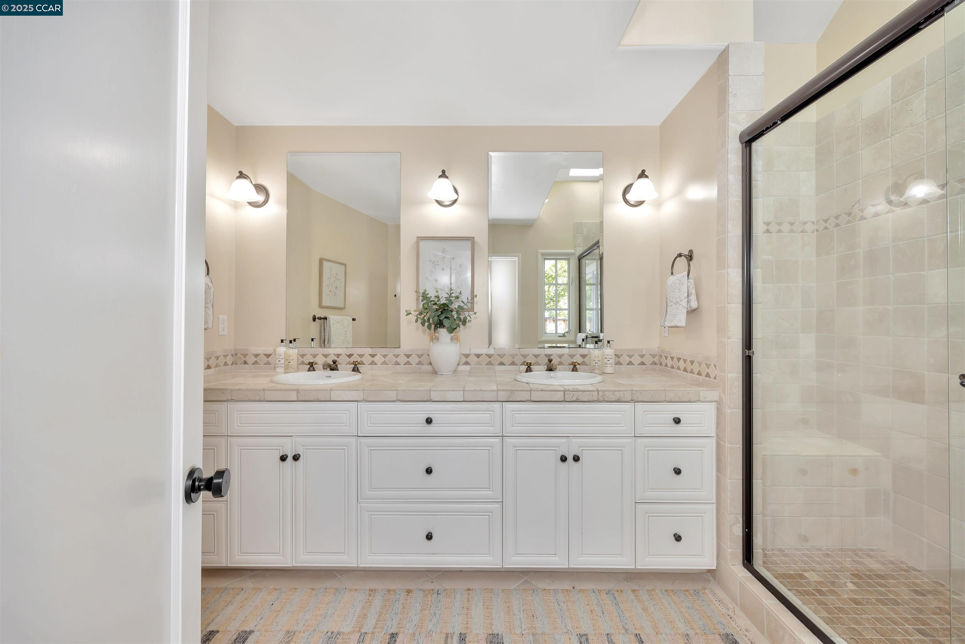 Detail Gallery Image 17 of 38 For 689 Los Palos Dr, Lafayette,  CA 94549 - 4 Beds | 2 Baths
