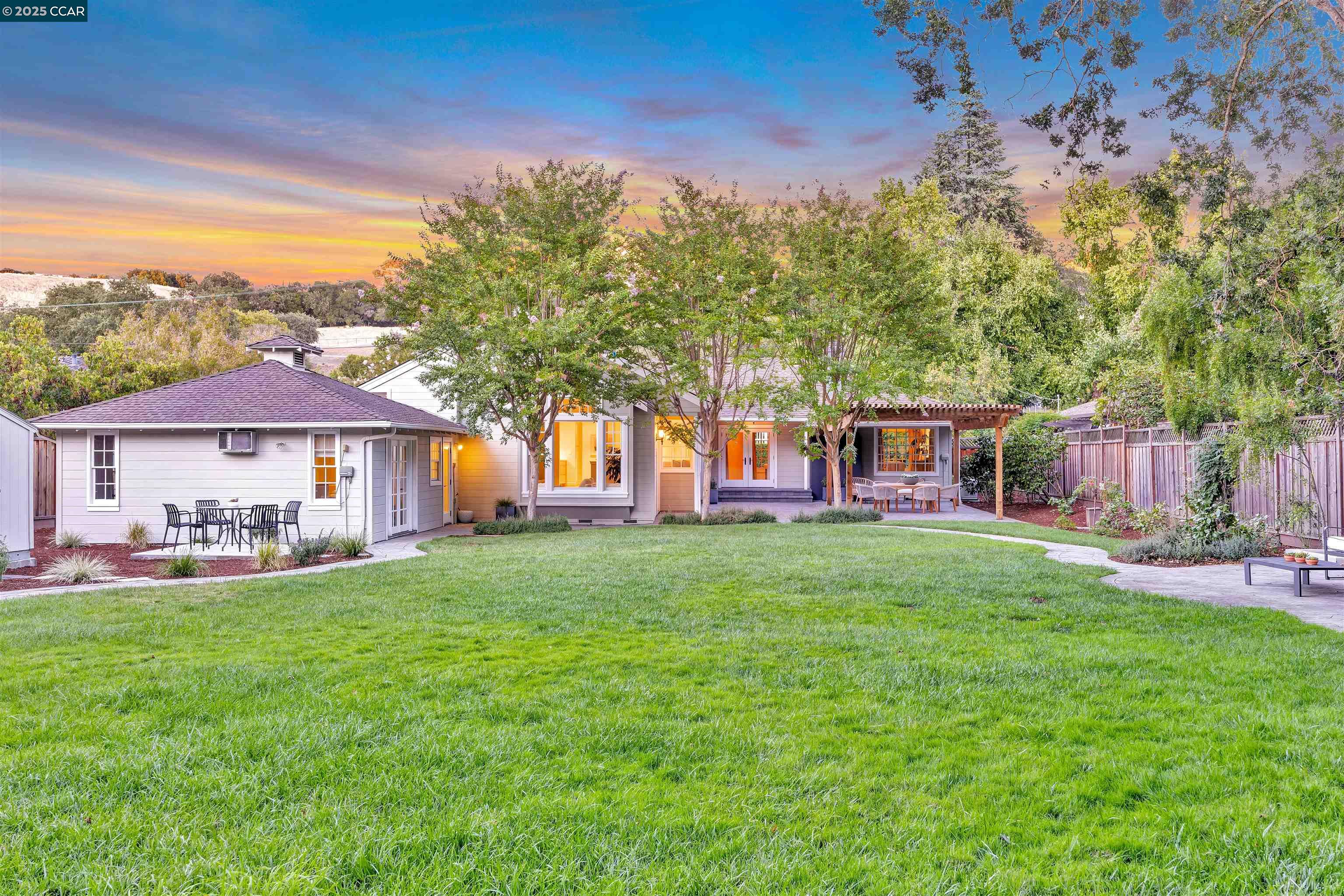Detail Gallery Image 27 of 38 For 689 Los Palos Dr, Lafayette,  CA 94549 - 4 Beds | 2 Baths