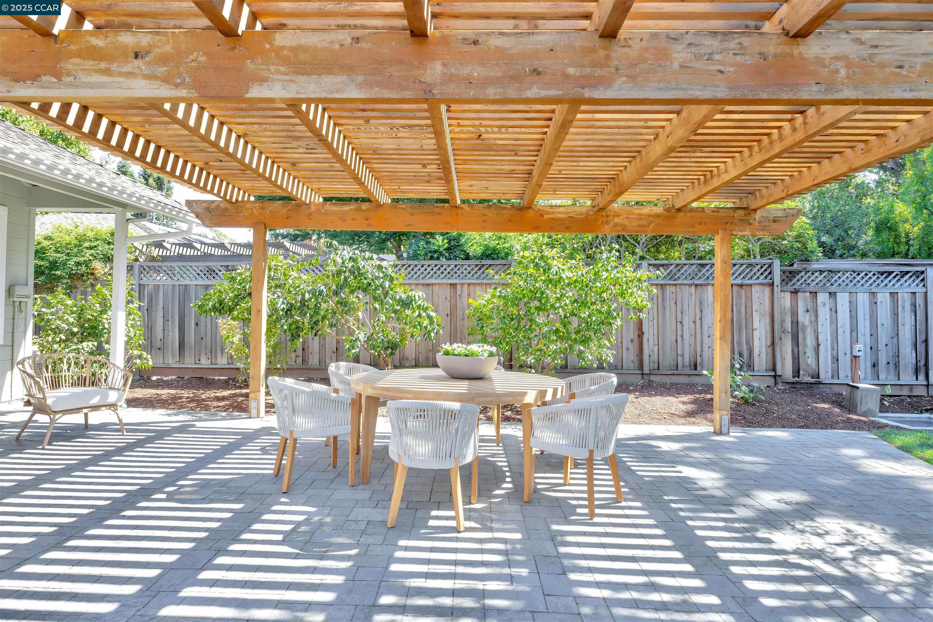Detail Gallery Image 30 of 38 For 689 Los Palos Dr, Lafayette,  CA 94549 - 4 Beds | 2 Baths