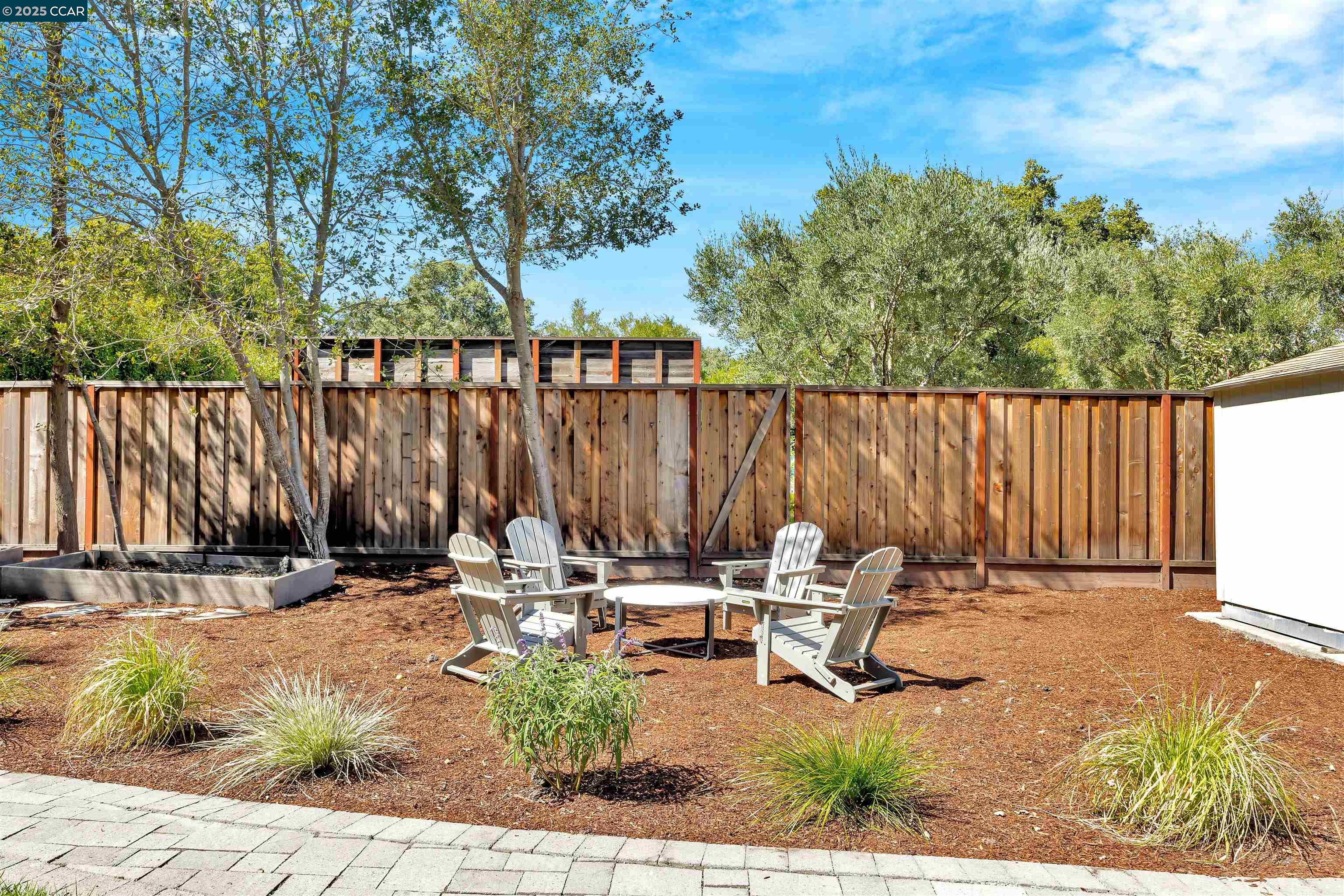 Detail Gallery Image 34 of 38 For 689 Los Palos Dr, Lafayette,  CA 94549 - 4 Beds | 2 Baths