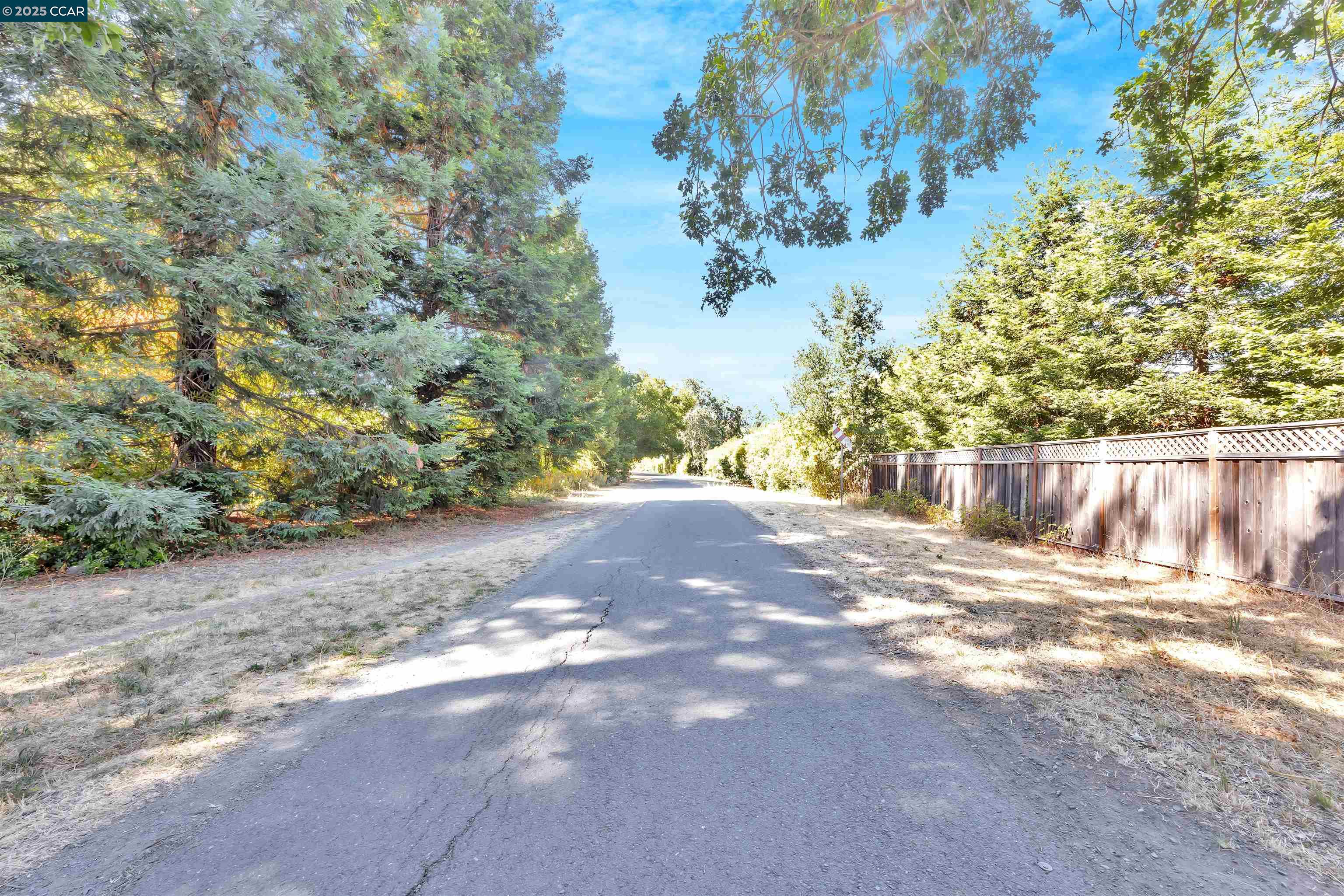 Detail Gallery Image 35 of 38 For 689 Los Palos Dr, Lafayette,  CA 94549 - 4 Beds | 2 Baths