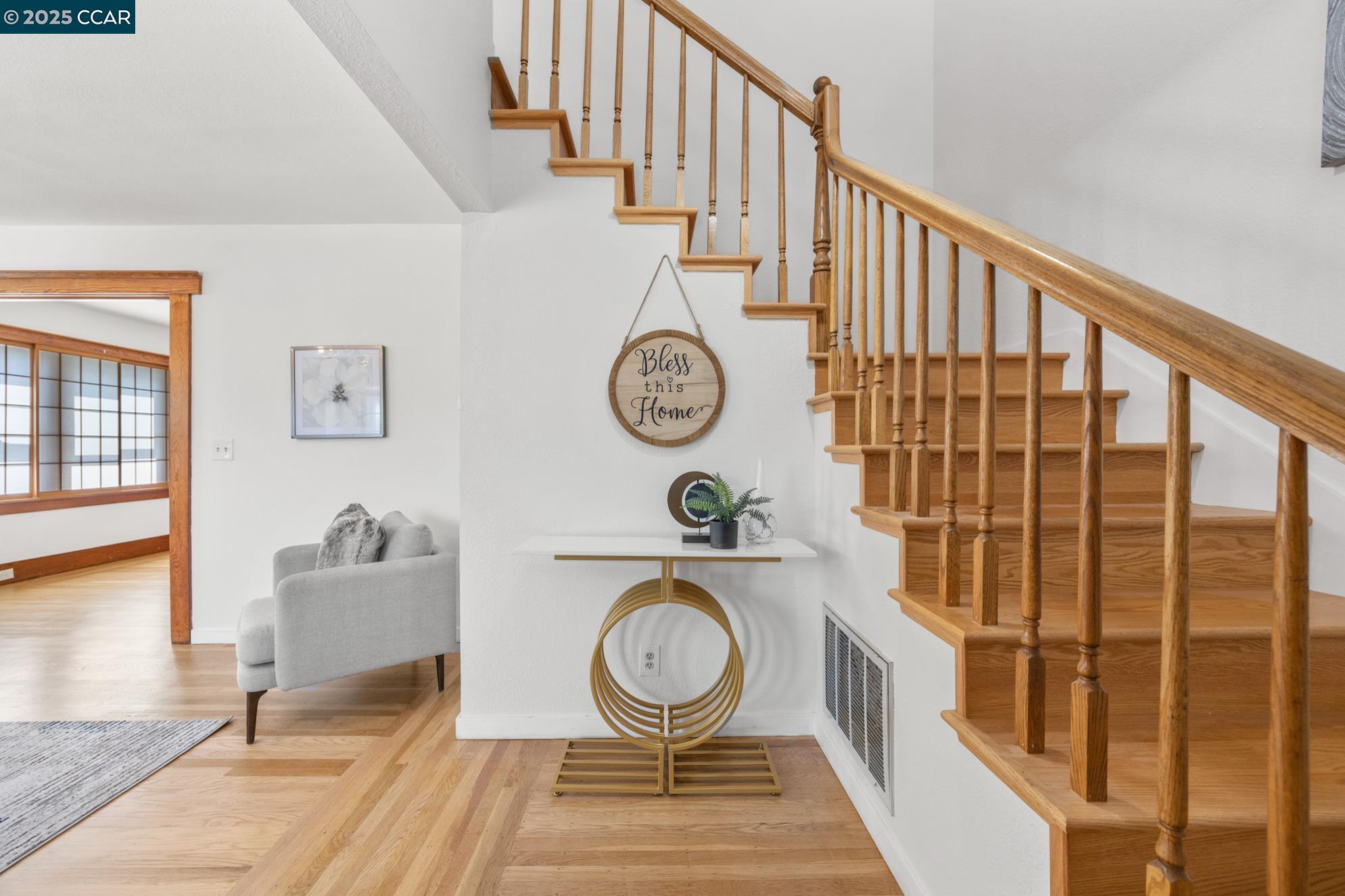 Detail Gallery Image 2 of 60 For 960 Ordway Street, Albany,  CA 94706 - 4 Beds | 2 Baths