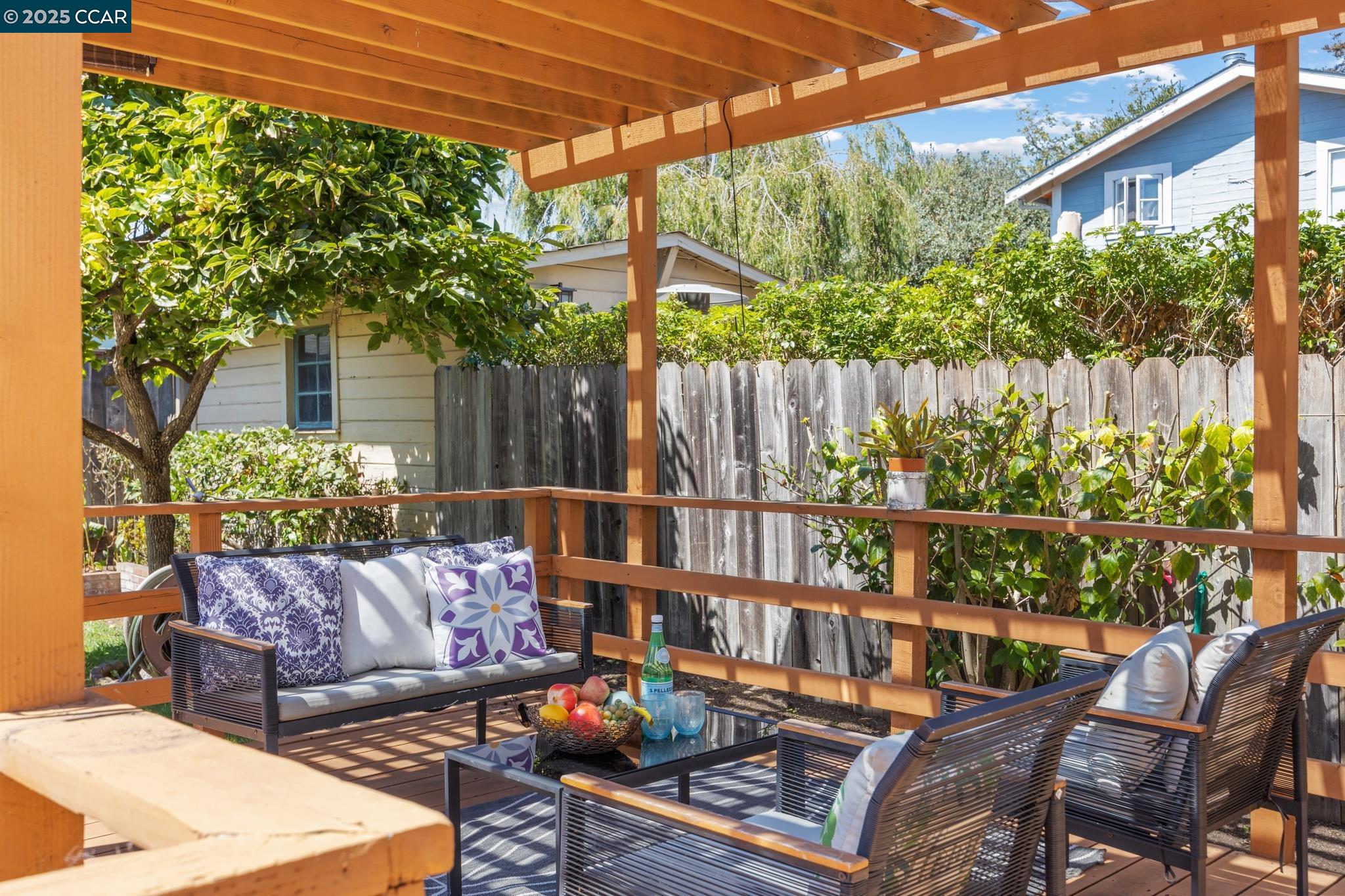 Detail Gallery Image 39 of 60 For 960 Ordway Street, Albany,  CA 94706 - 4 Beds | 2 Baths