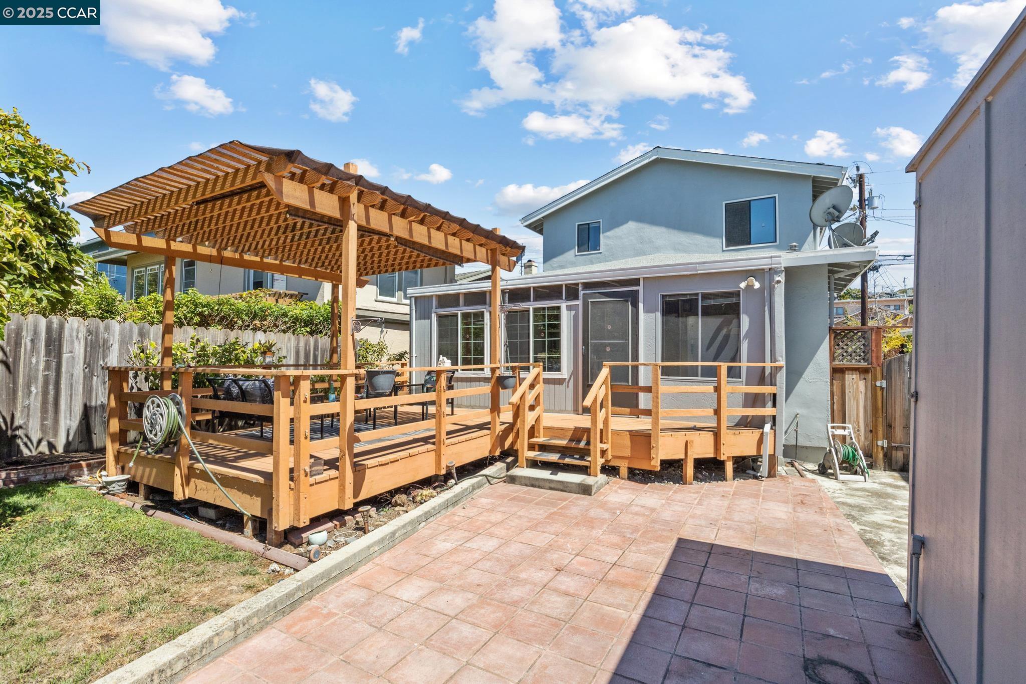 Detail Gallery Image 40 of 60 For 960 Ordway Street, Albany,  CA 94706 - 4 Beds | 2 Baths