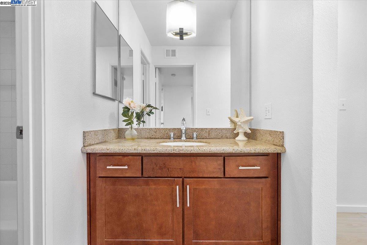 Detail Gallery Image 15 of 20 For 1318 B Street #314,  Hayward,  CA 94541 - 2 Beds | 2 Baths