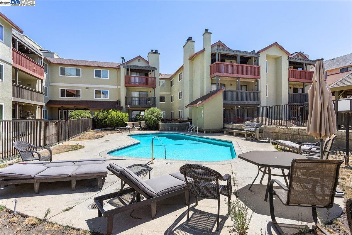 Detail Gallery Image 20 of 20 For 1318 B Street #314,  Hayward,  CA 94541 - 2 Beds | 2 Baths