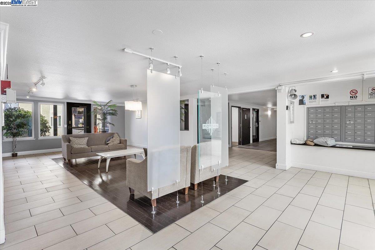 Detail Gallery Image 4 of 20 For 1318 B Street #314,  Hayward,  CA 94541 - 2 Beds | 2 Baths
