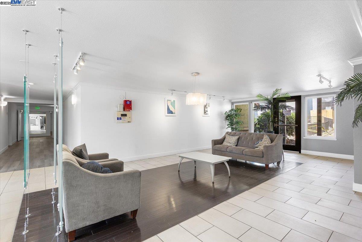 Detail Gallery Image 6 of 20 For 1318 B Street #314,  Hayward,  CA 94541 - 2 Beds | 2 Baths