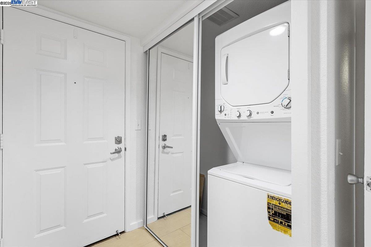 Detail Gallery Image 10 of 20 For 1318 B Street #314,  Hayward,  CA 94541 - 2 Beds | 2 Baths