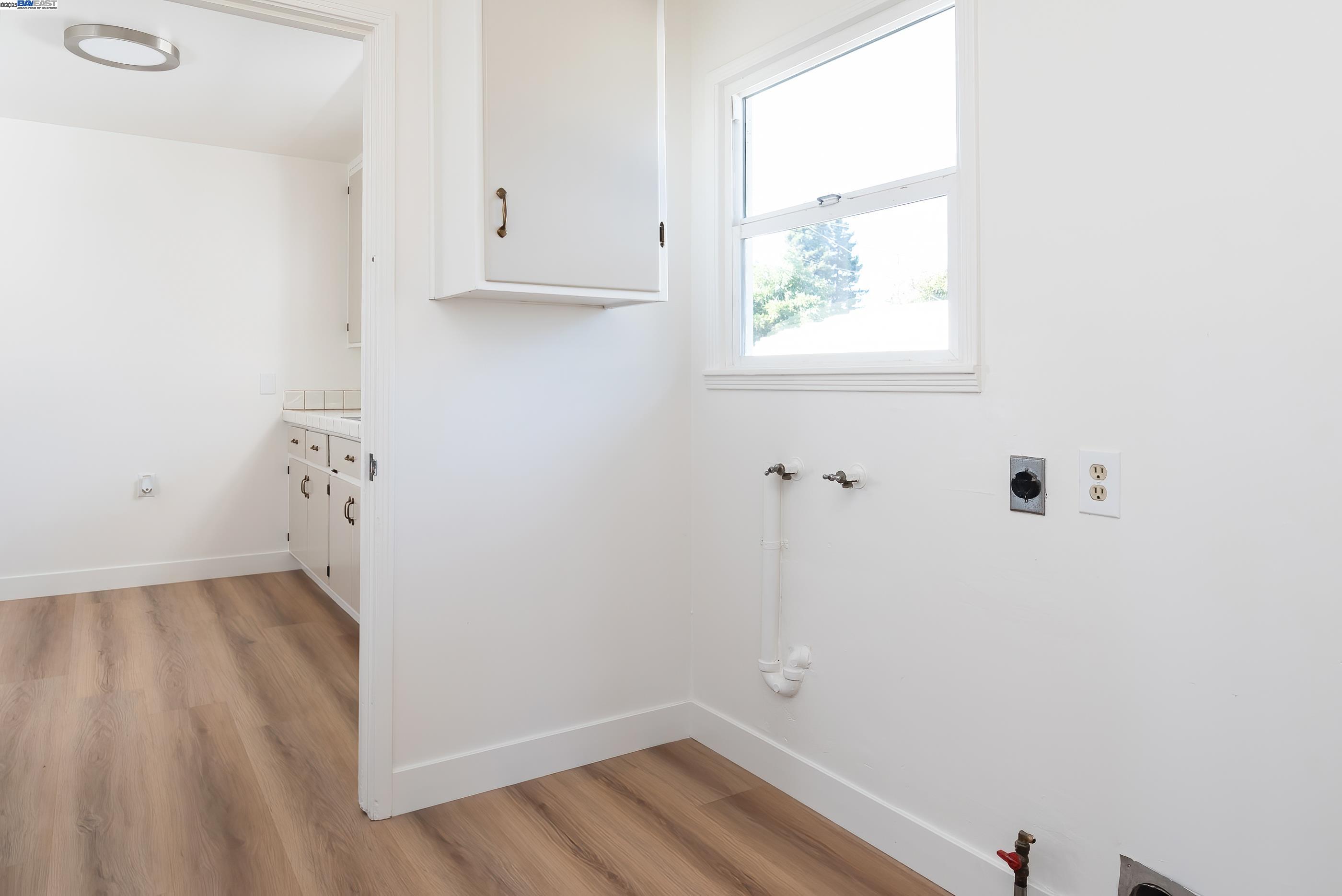 Detail Gallery Image 13 of 33 For 466 Lupine Way, Hayward,  CA 94541 - 2 Beds | 1 Baths