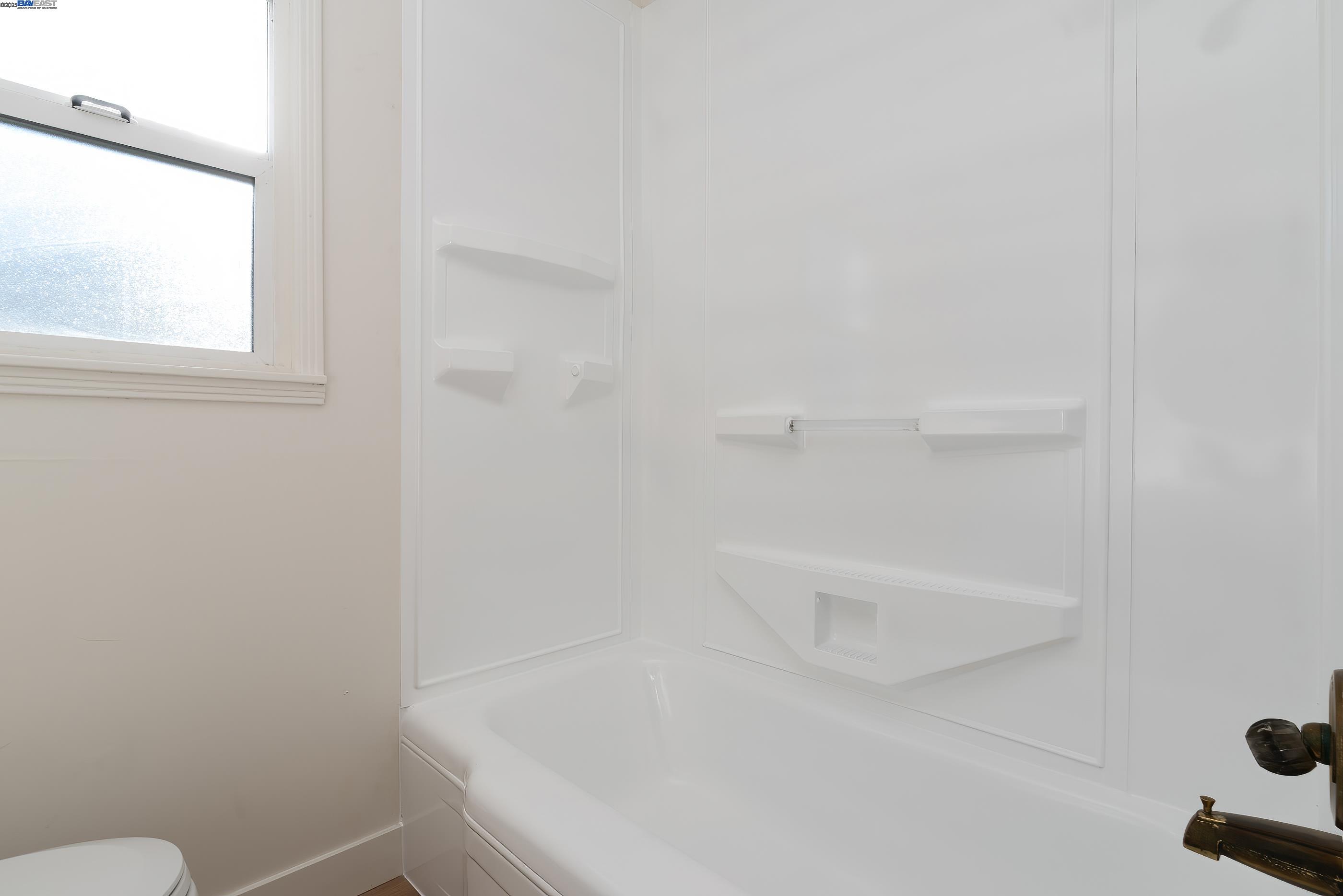 Detail Gallery Image 15 of 33 For 466 Lupine Way, Hayward,  CA 94541 - 2 Beds | 1 Baths