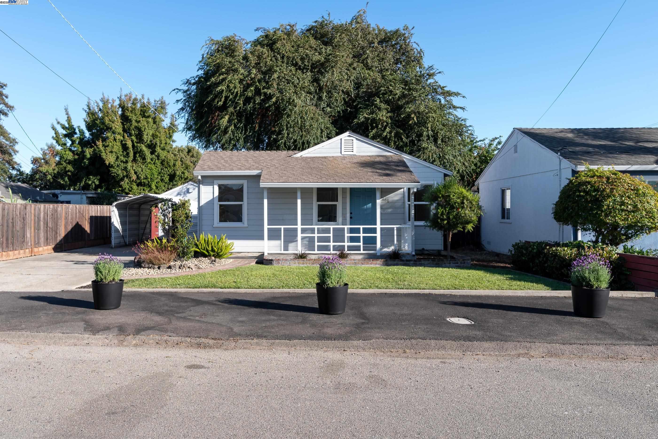 Detail Gallery Image 3 of 33 For 466 Lupine Way, Hayward,  CA 94541 - 2 Beds | 1 Baths