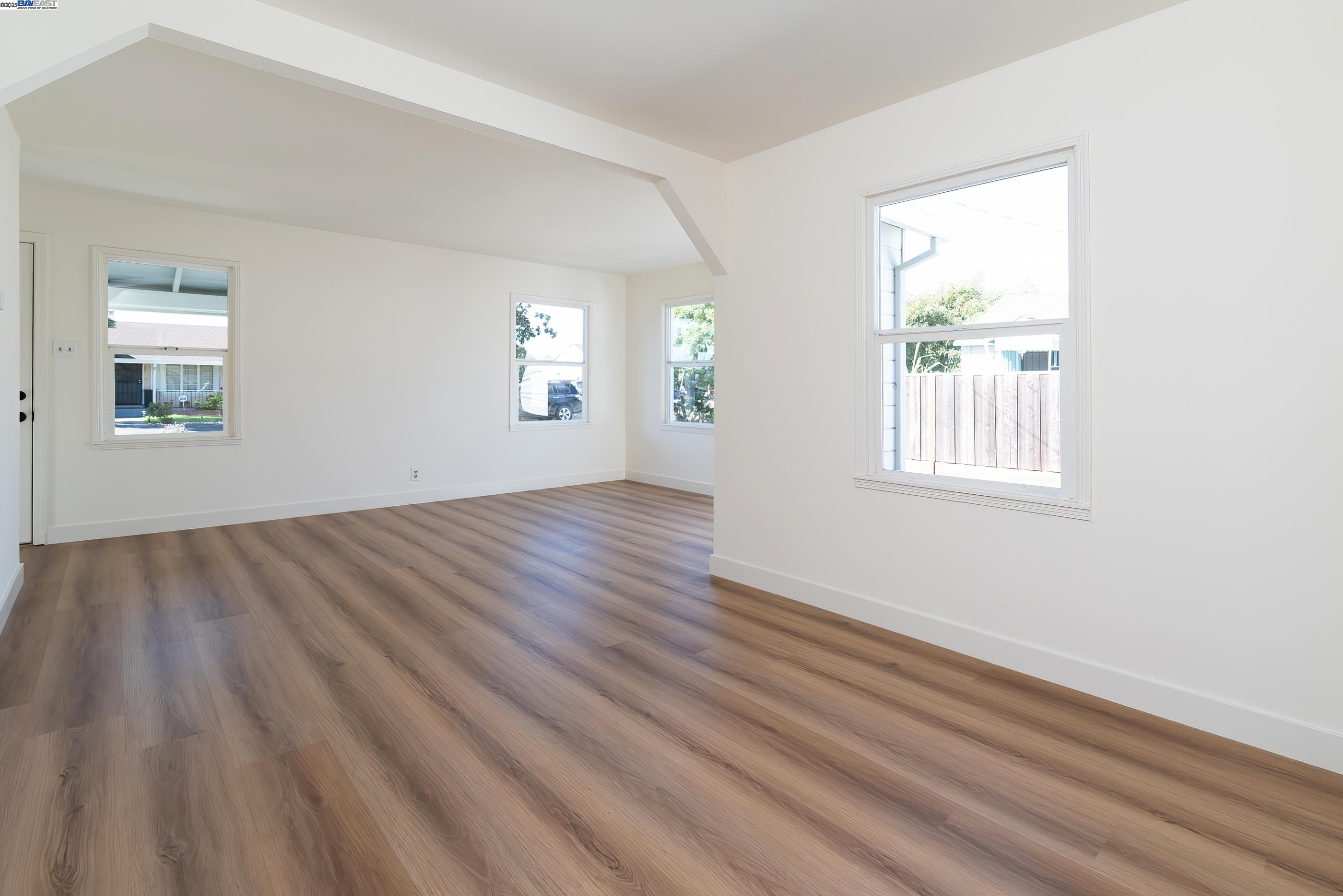 Detail Gallery Image 7 of 33 For 466 Lupine Way, Hayward,  CA 94541 - 2 Beds | 1 Baths