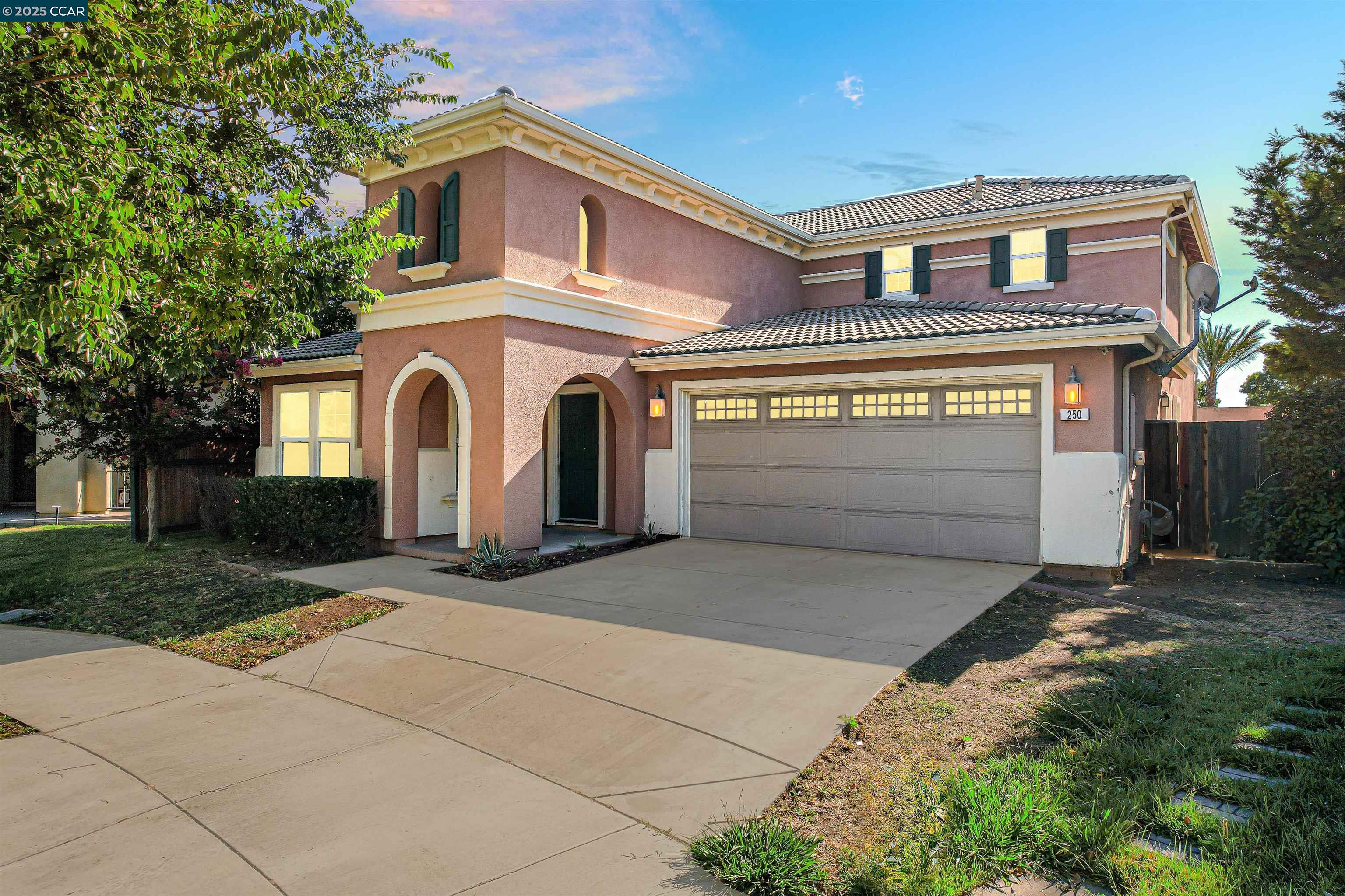 Detail Gallery Image 2 of 48 For 250 Craftsman Ct, Lathrop,  CA 95330 - 4 Beds | 2 Baths