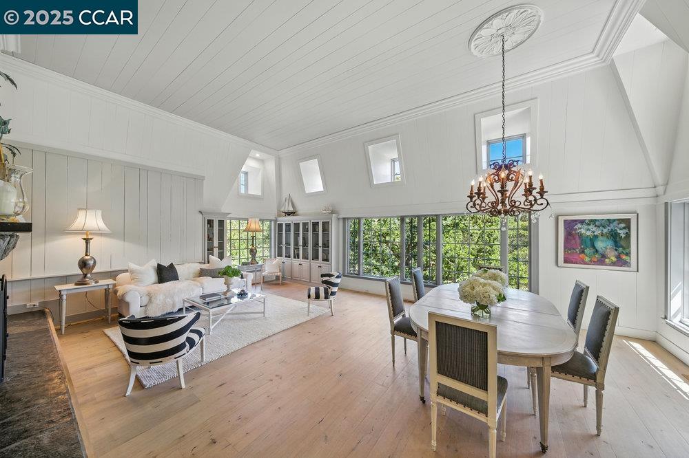 Detail Gallery Image 12 of 60 For 164 Camino Don Miguel, Orinda,  CA 94563 - 4 Beds | 3/1 Baths