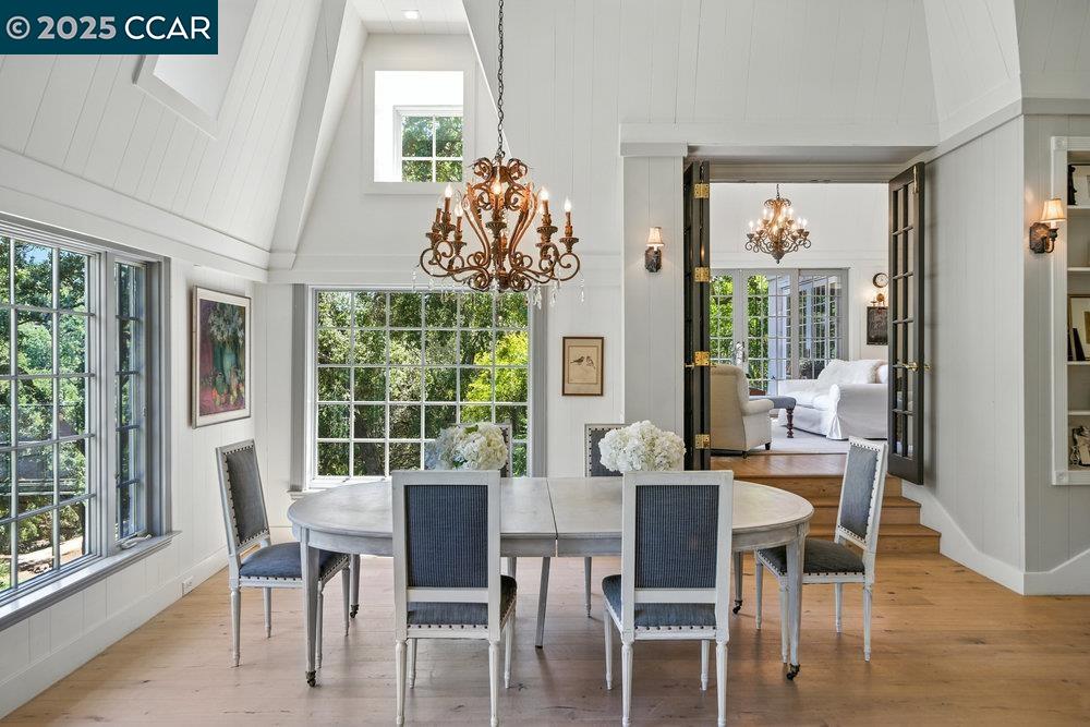 Detail Gallery Image 14 of 60 For 164 Camino Don Miguel, Orinda,  CA 94563 - 4 Beds | 3/1 Baths
