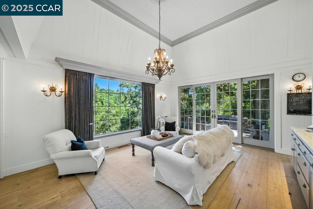 Detail Gallery Image 16 of 60 For 164 Camino Don Miguel, Orinda,  CA 94563 - 4 Beds | 3/1 Baths