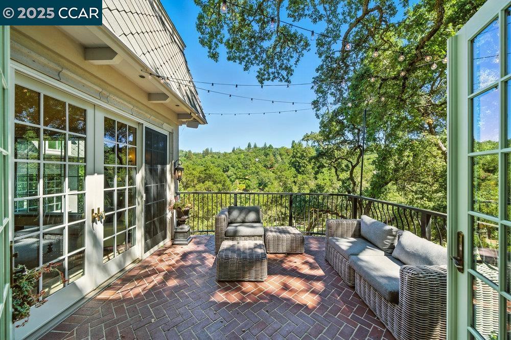 Detail Gallery Image 17 of 60 For 164 Camino Don Miguel, Orinda,  CA 94563 - 4 Beds | 3/1 Baths