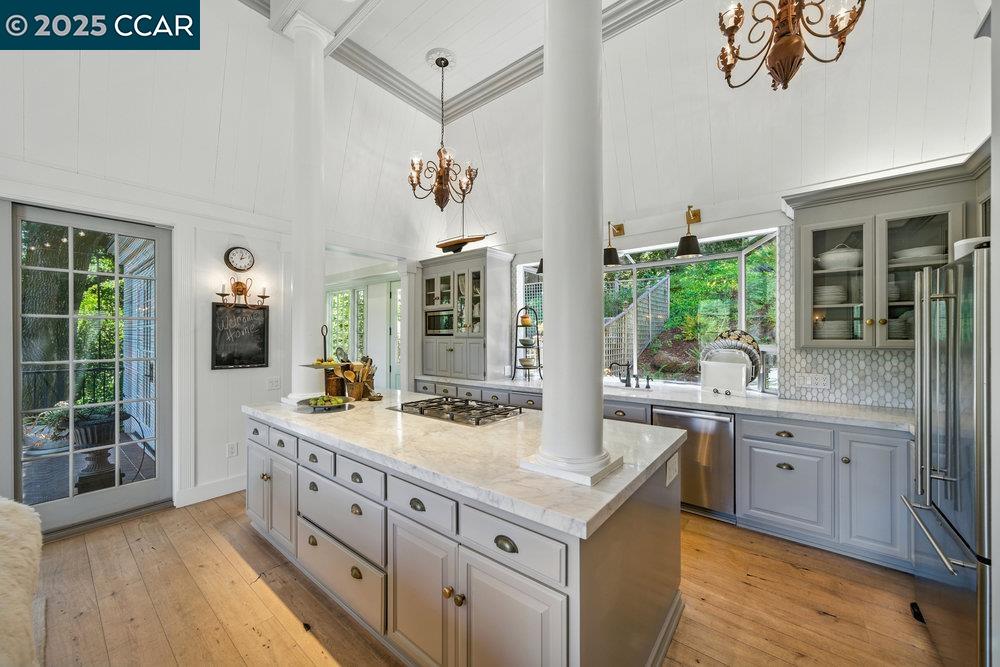 Detail Gallery Image 23 of 60 For 164 Camino Don Miguel, Orinda,  CA 94563 - 4 Beds | 3/1 Baths