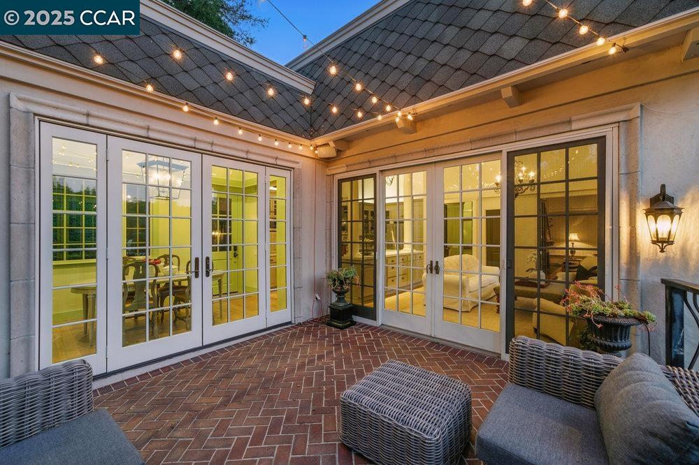 Detail Gallery Image 33 of 60 For 164 Camino Don Miguel, Orinda,  CA 94563 - 4 Beds | 3/1 Baths