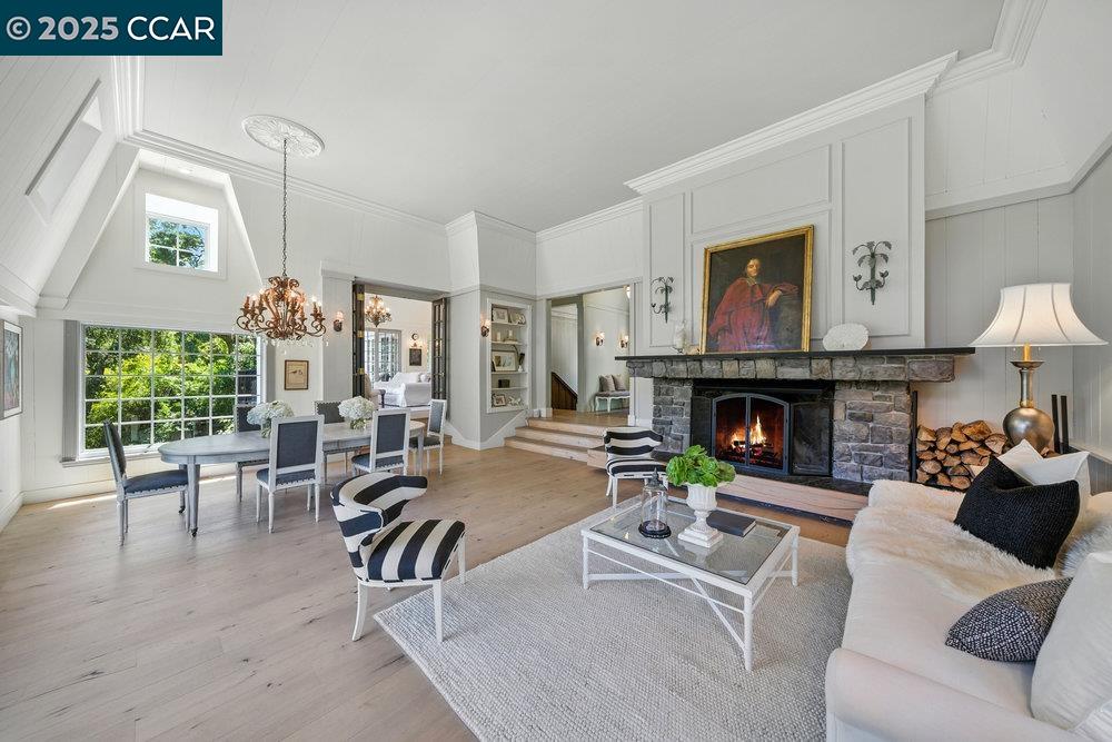 Detail Gallery Image 8 of 60 For 164 Camino Don Miguel, Orinda,  CA 94563 - 4 Beds | 3/1 Baths