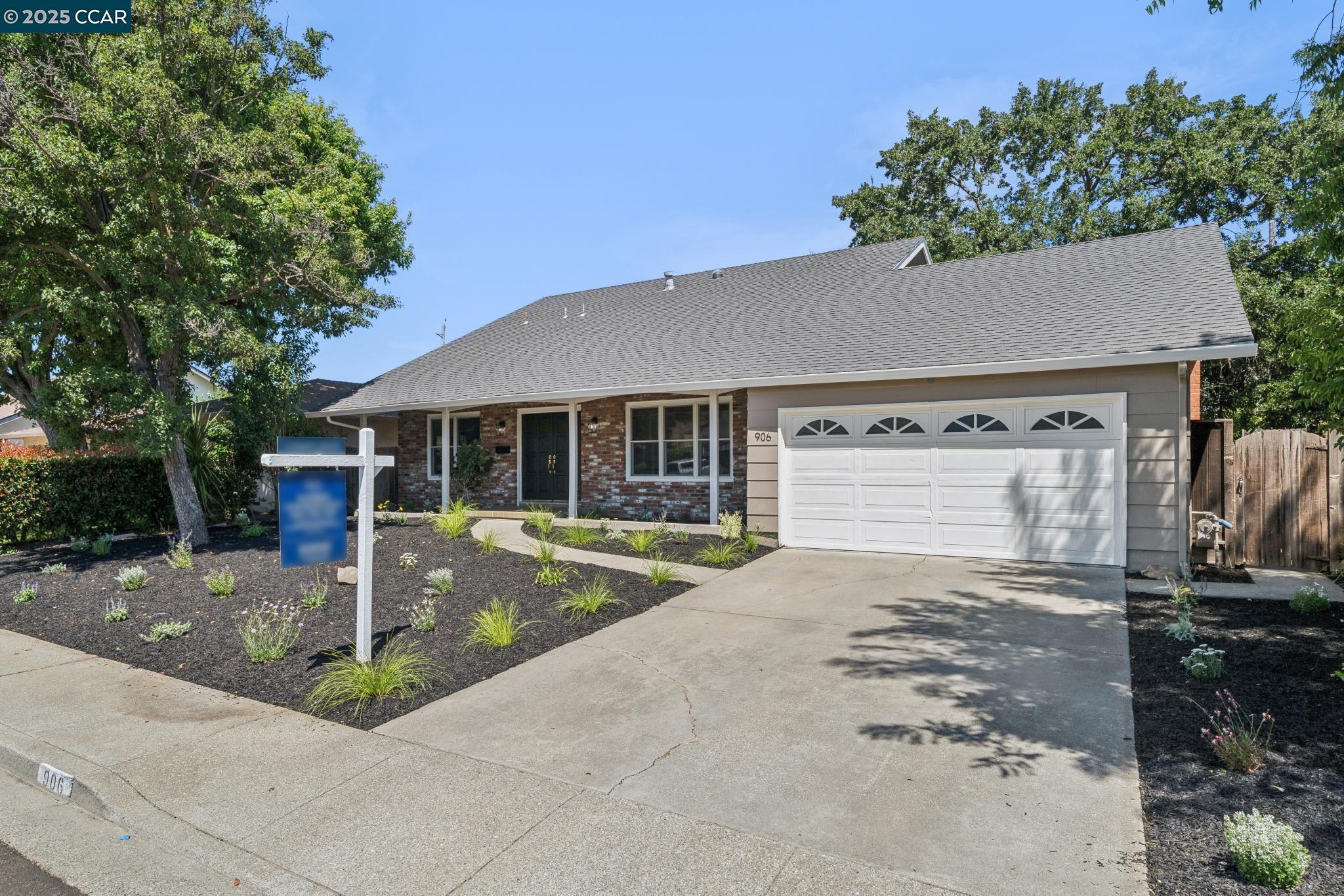 Detail Gallery Image 2 of 54 For 906 Hastings Dr, Concord,  CA 94518 - 5 Beds | 2 Baths