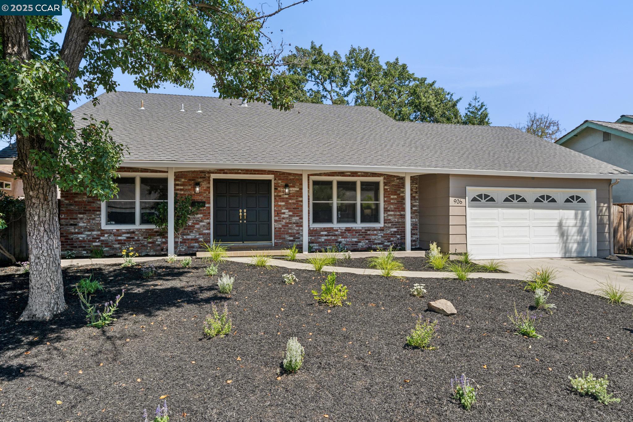 Detail Gallery Image 3 of 54 For 906 Hastings Dr, Concord,  CA 94518 - 5 Beds | 2 Baths