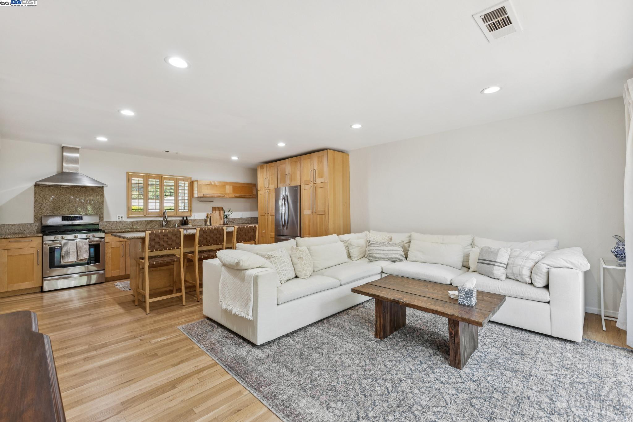 Detail Gallery Image 16 of 58 For 4302 Carter Ct, Concord,  CA 94521 - 3 Beds | 2 Baths