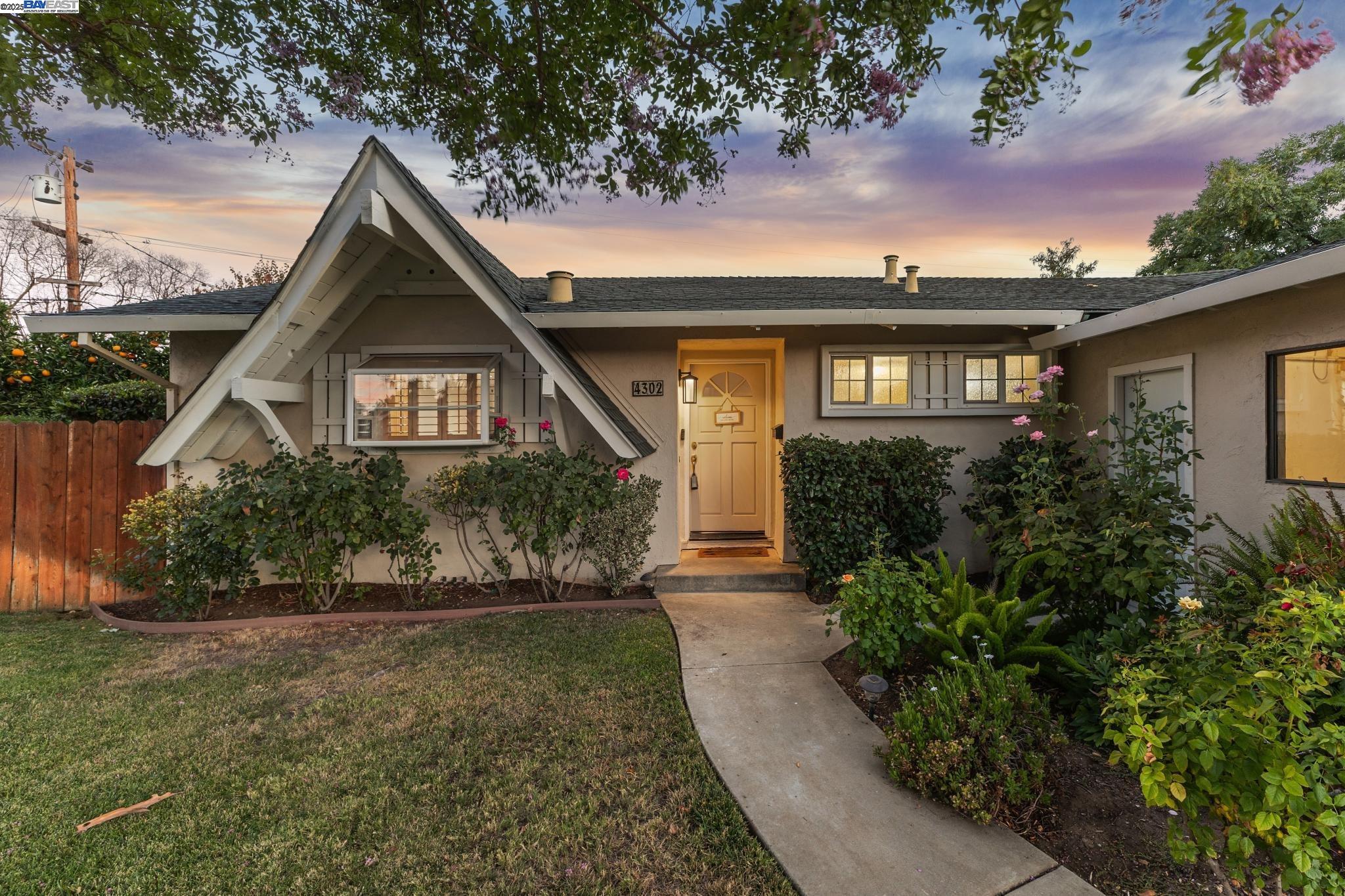 Detail Gallery Image 3 of 58 For 4302 Carter Ct, Concord,  CA 94521 - 3 Beds | 2 Baths