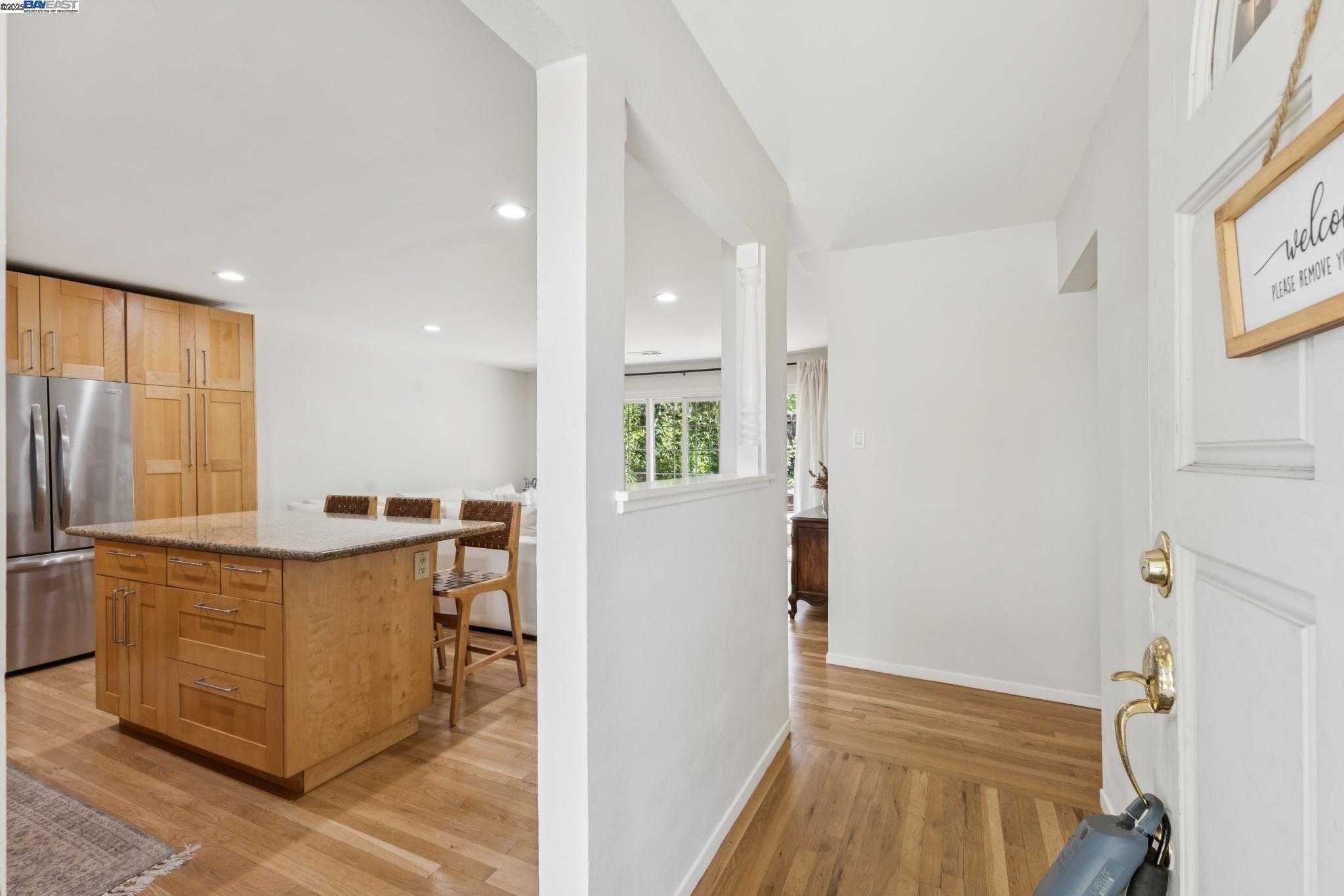Detail Gallery Image 4 of 58 For 4302 Carter Ct, Concord,  CA 94521 - 3 Beds | 2 Baths