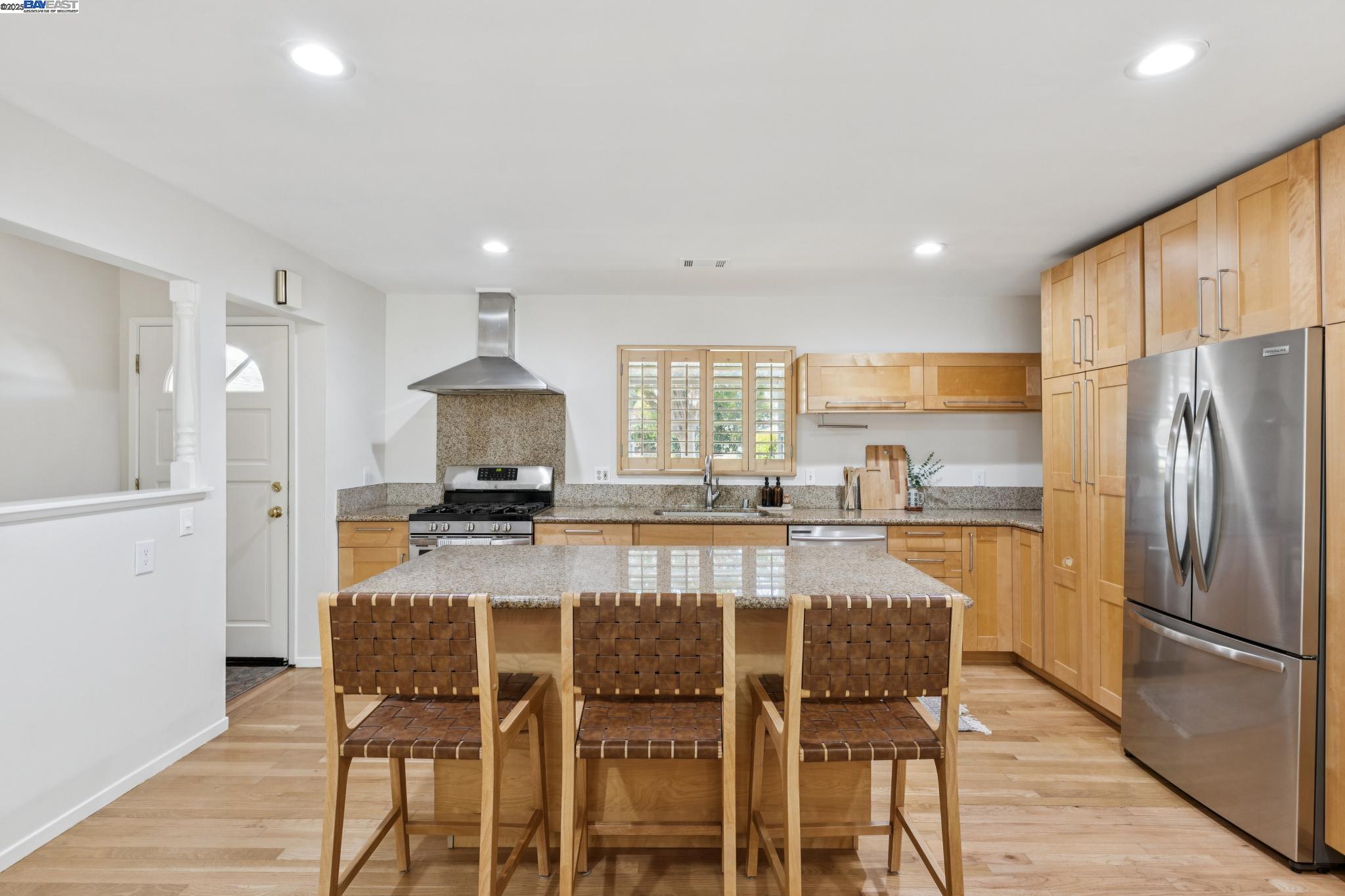 Detail Gallery Image 5 of 58 For 4302 Carter Ct, Concord,  CA 94521 - 3 Beds | 2 Baths