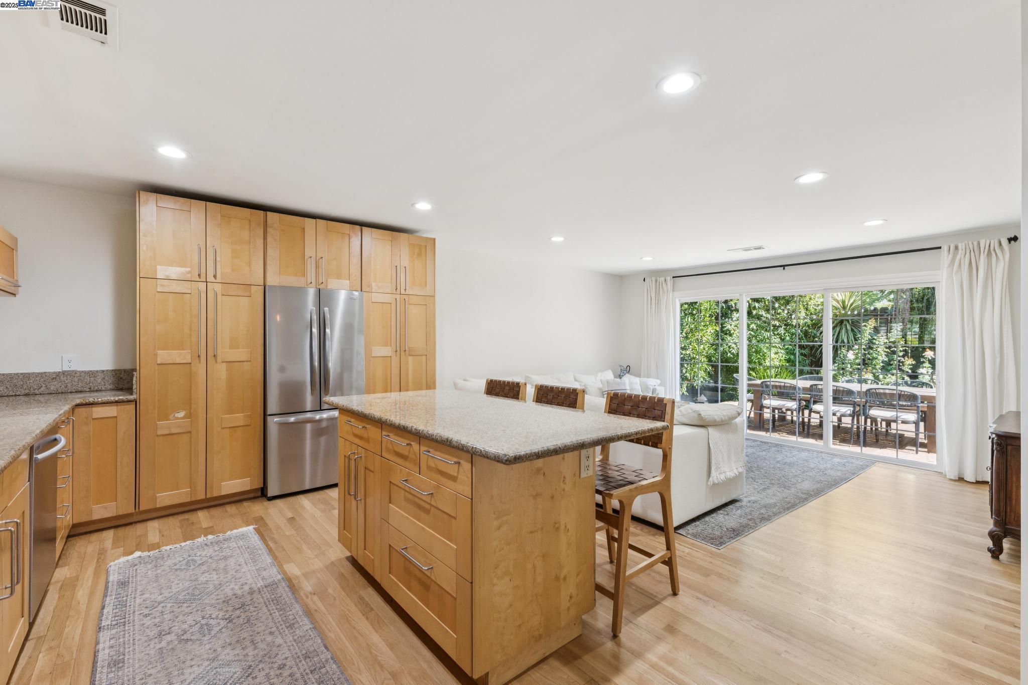 Detail Gallery Image 7 of 58 For 4302 Carter Ct, Concord,  CA 94521 - 3 Beds | 2 Baths