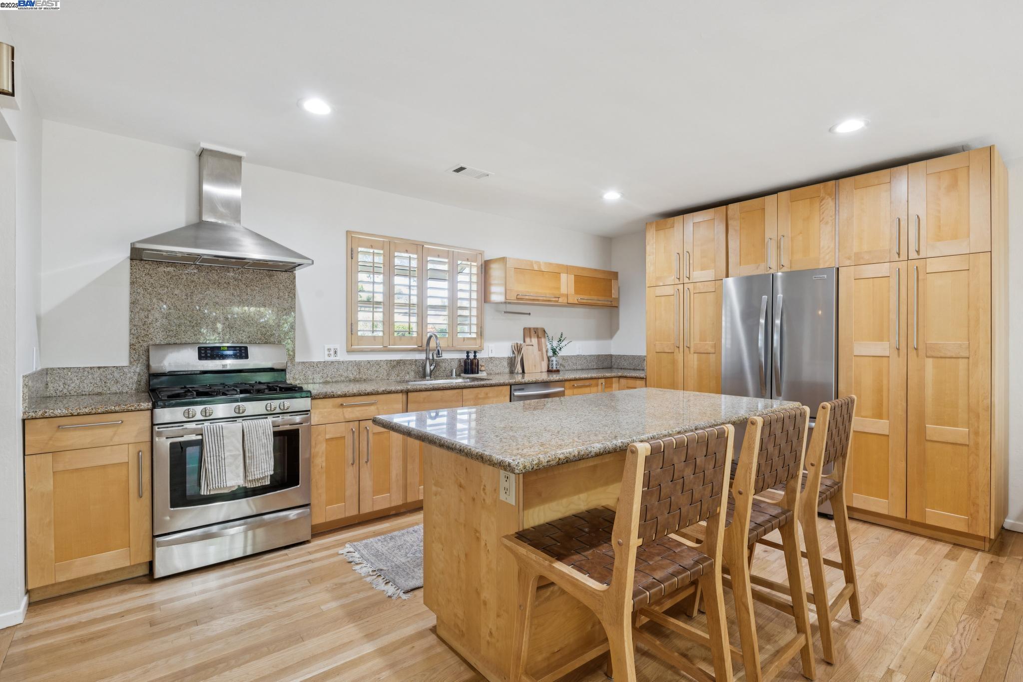 Detail Gallery Image 8 of 58 For 4302 Carter Ct, Concord,  CA 94521 - 3 Beds | 2 Baths